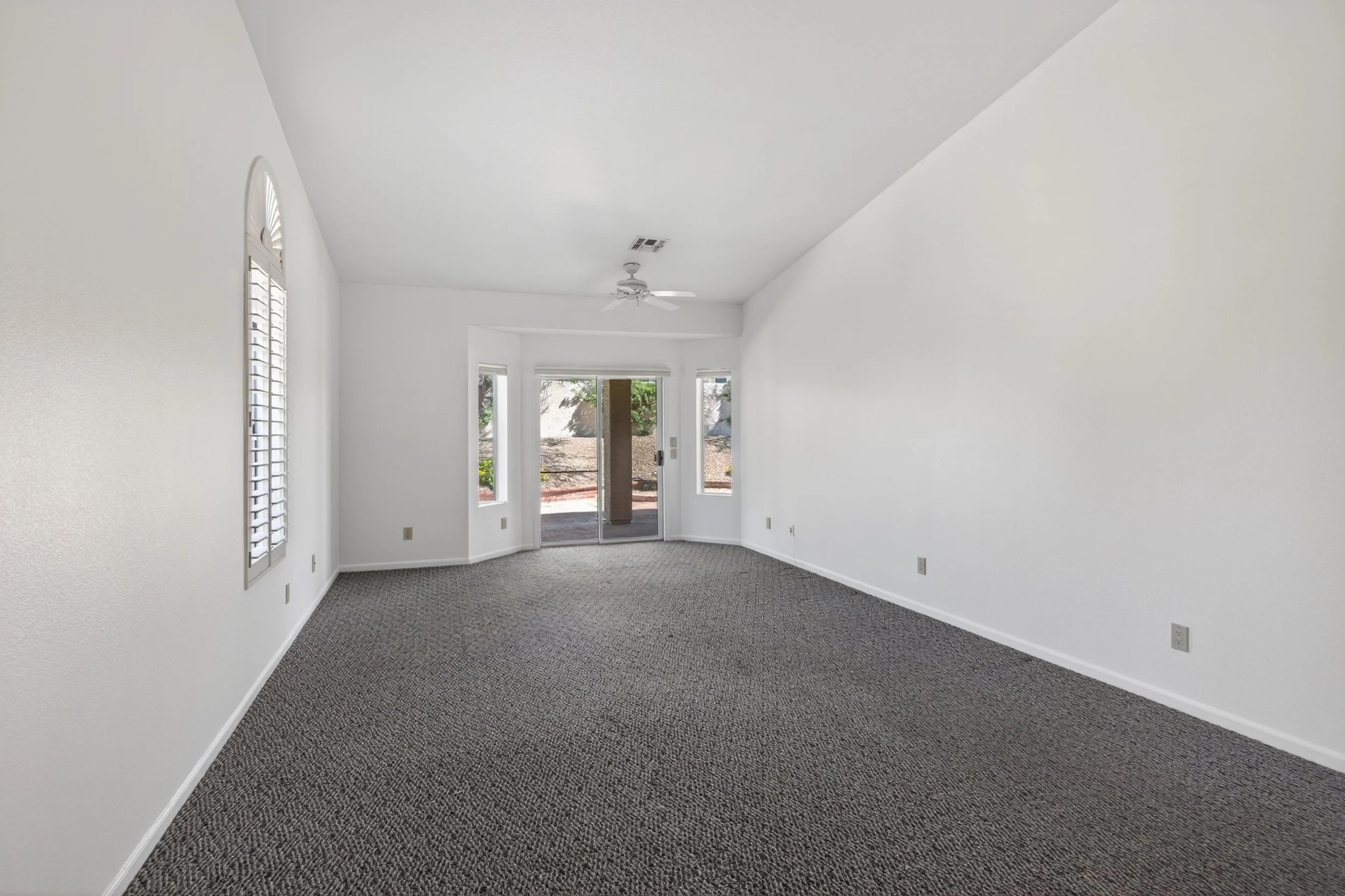 25 Main Bedroom photo c.jpg