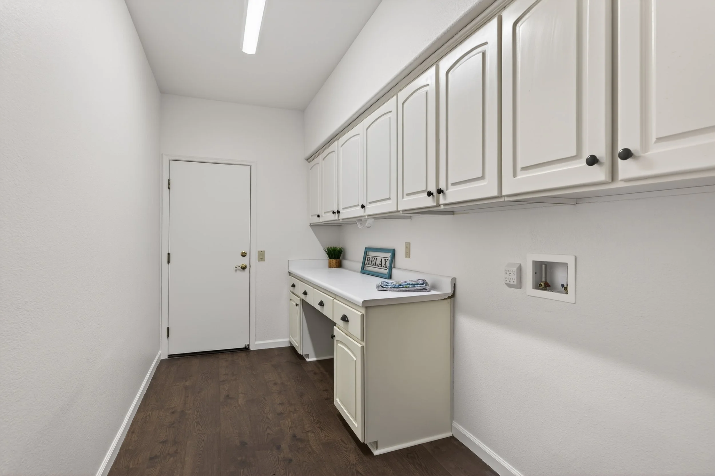32 Laundry Room.jpg