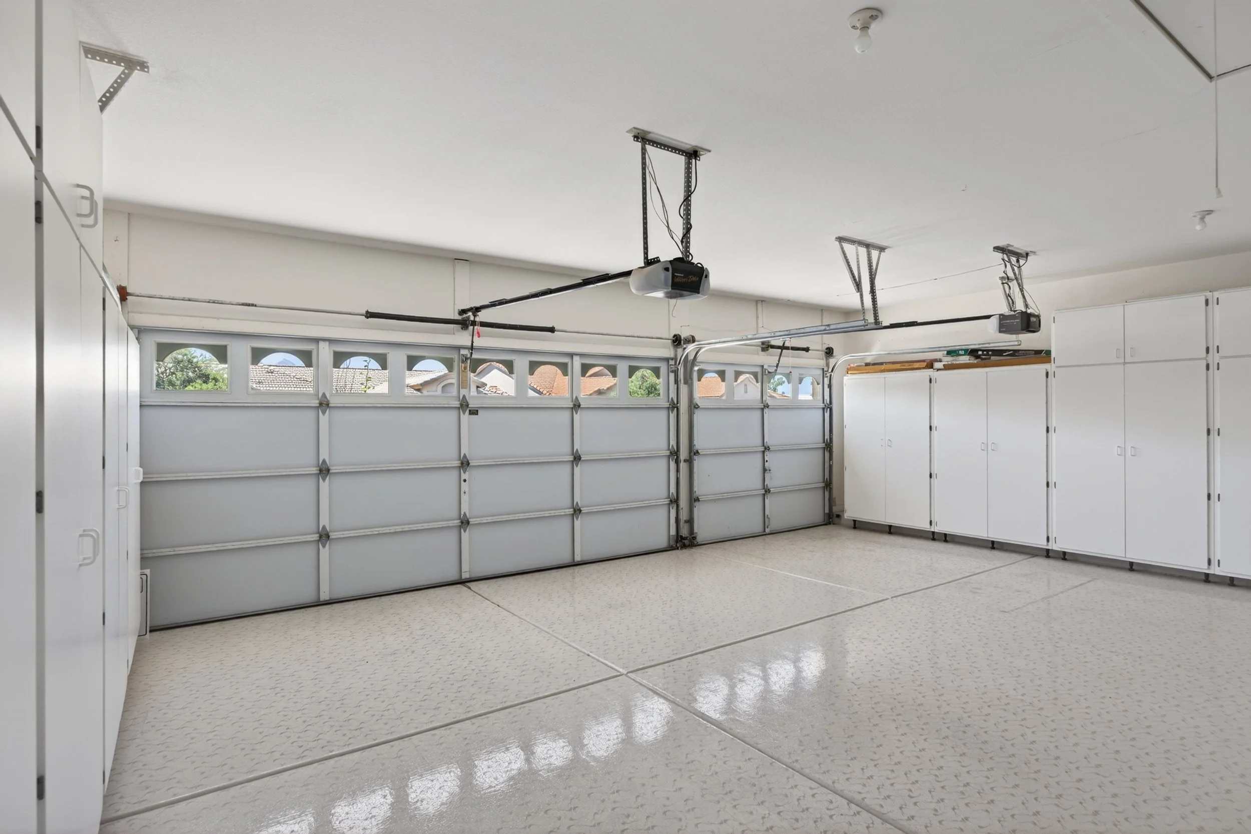33 Garage.jpg