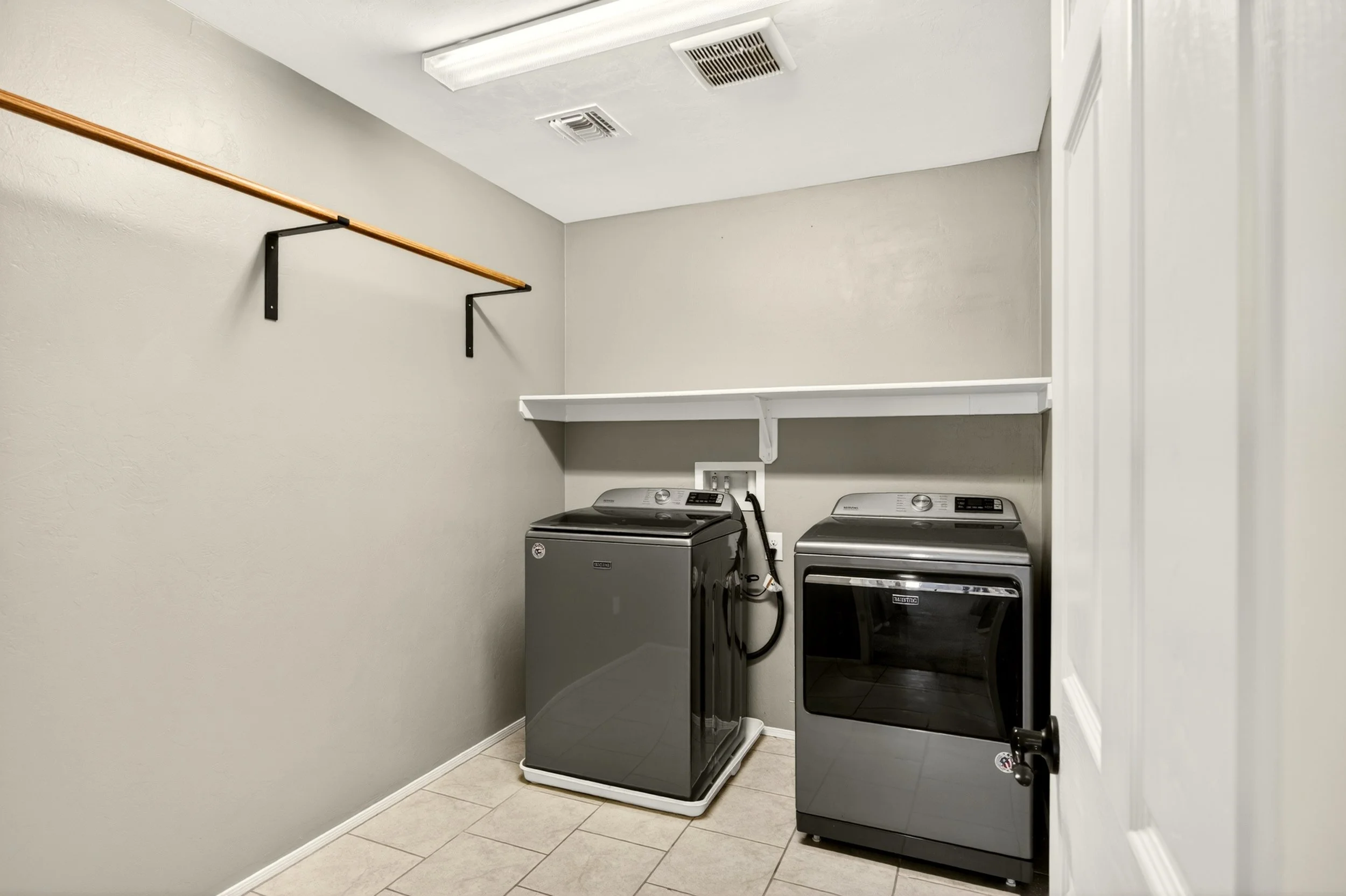 22 Laundry Room.jpg