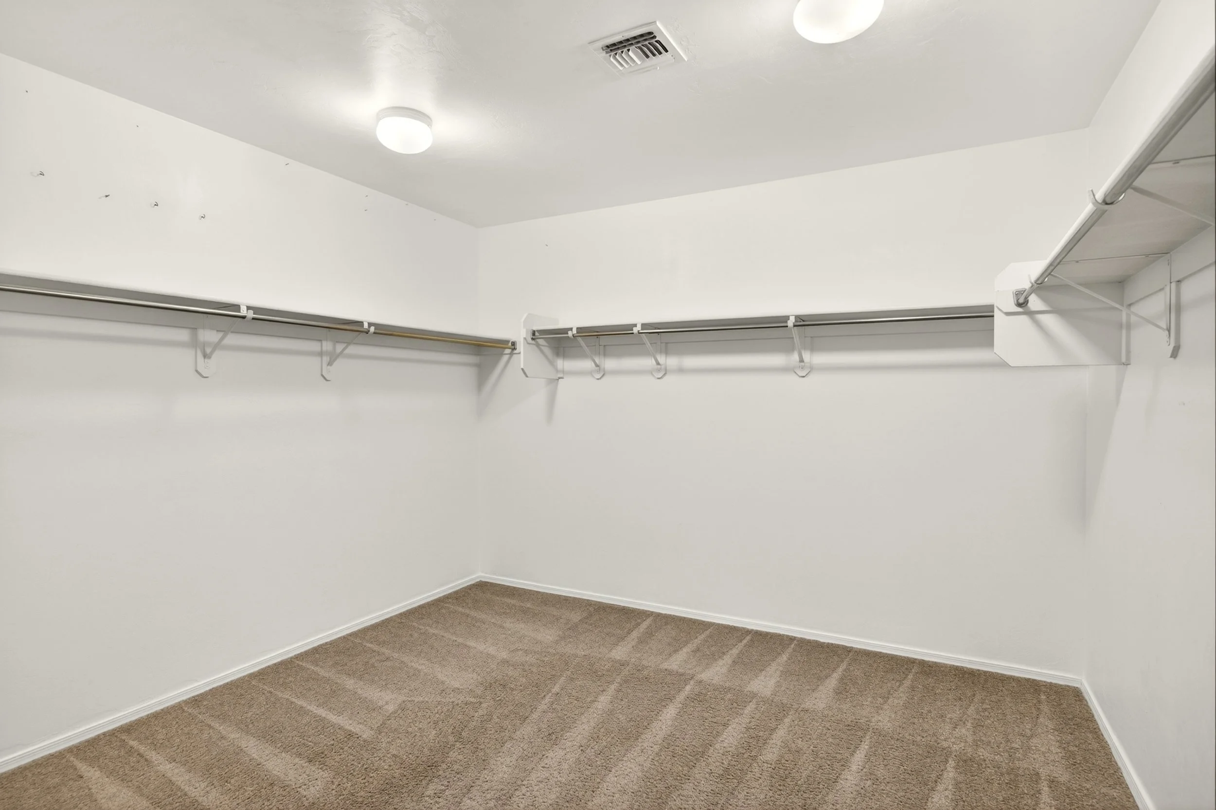 27 Main Bedroom Closet.jpg