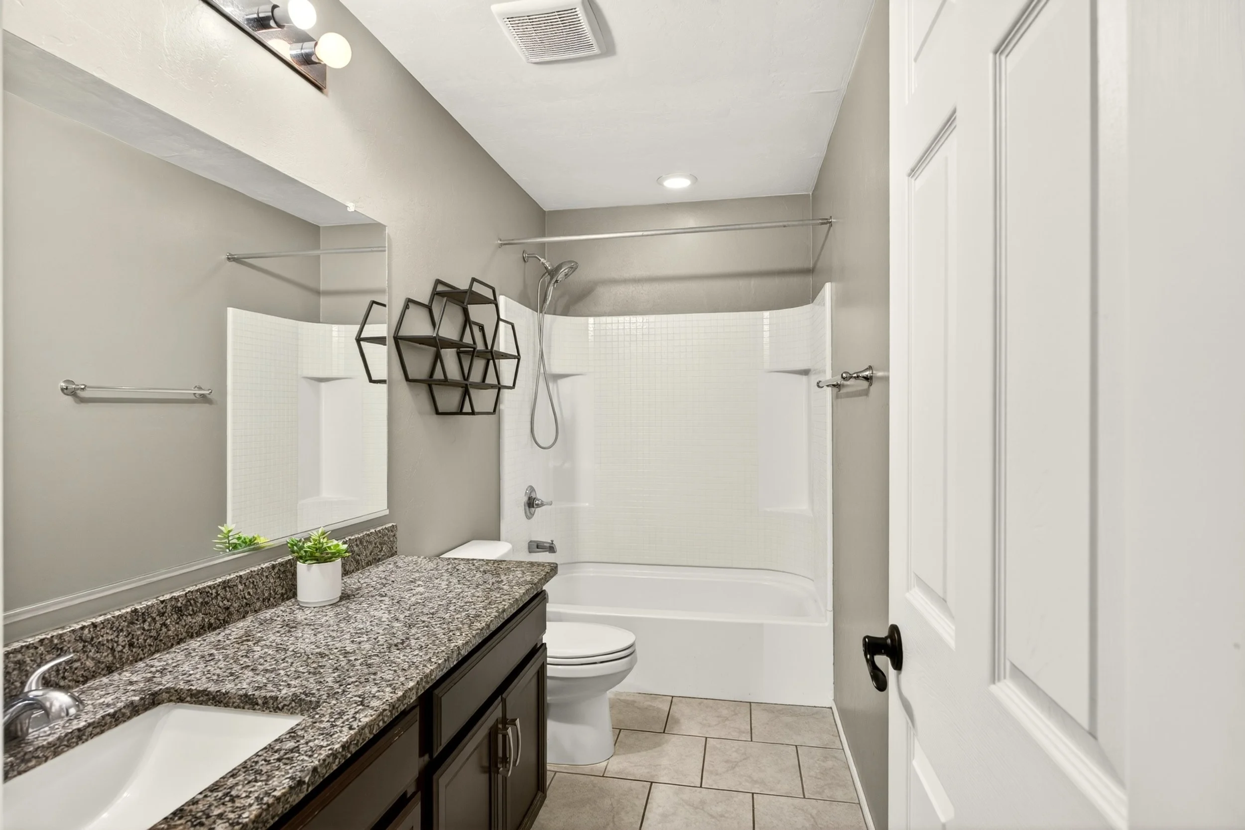 35 Bathroom 2.jpg