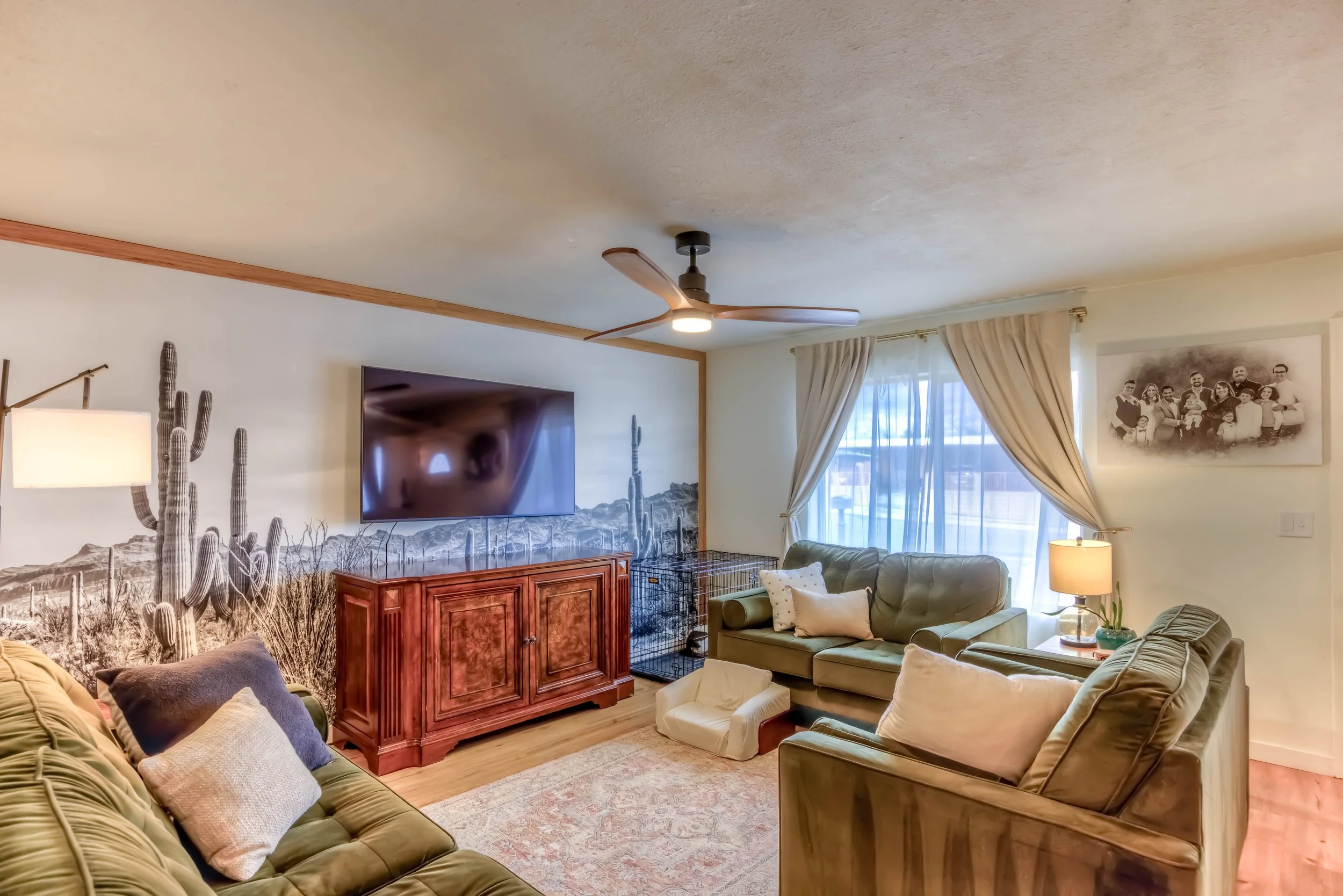 7 Living Room photo b.jpg