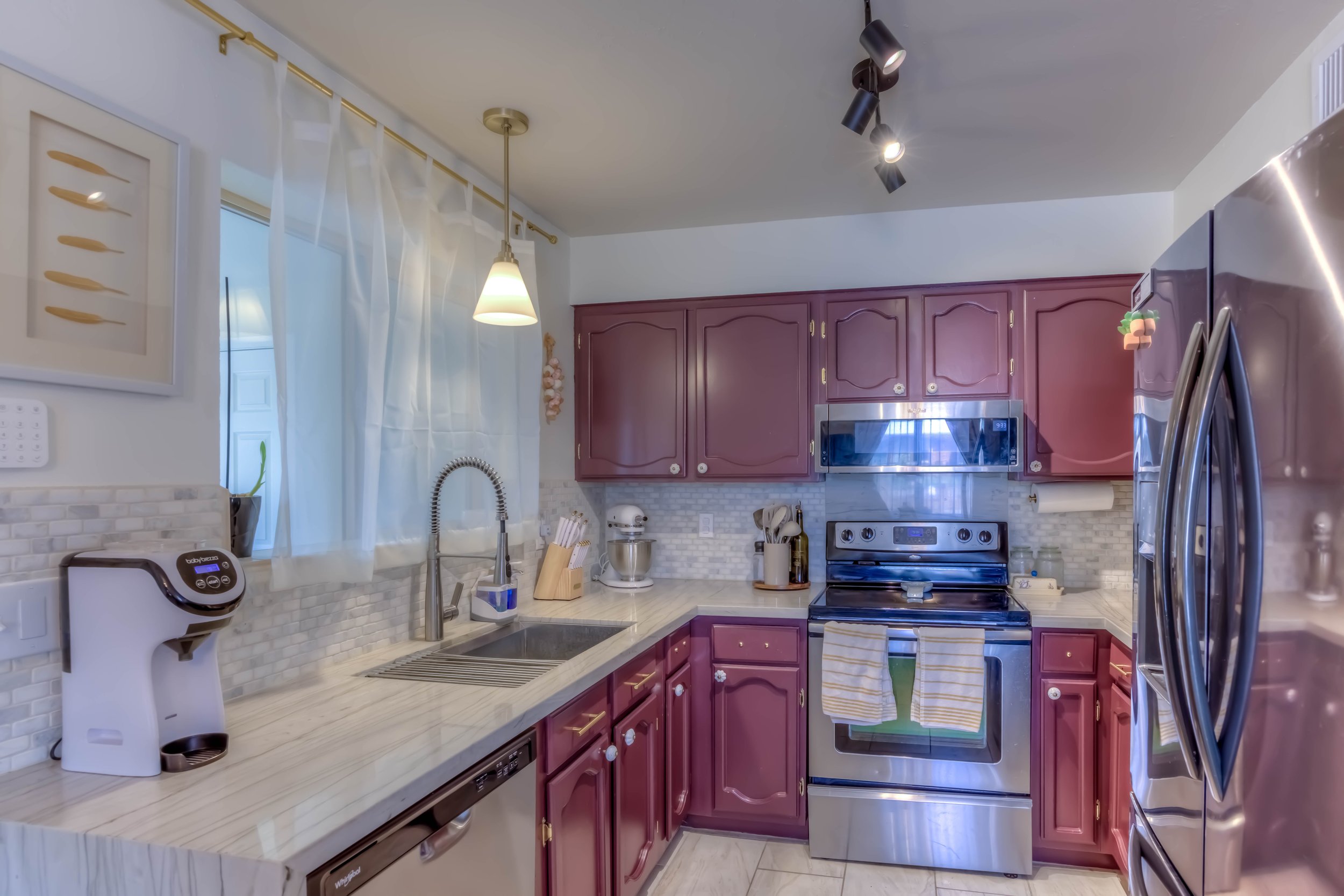 11 Kitchen photo b.jpg
