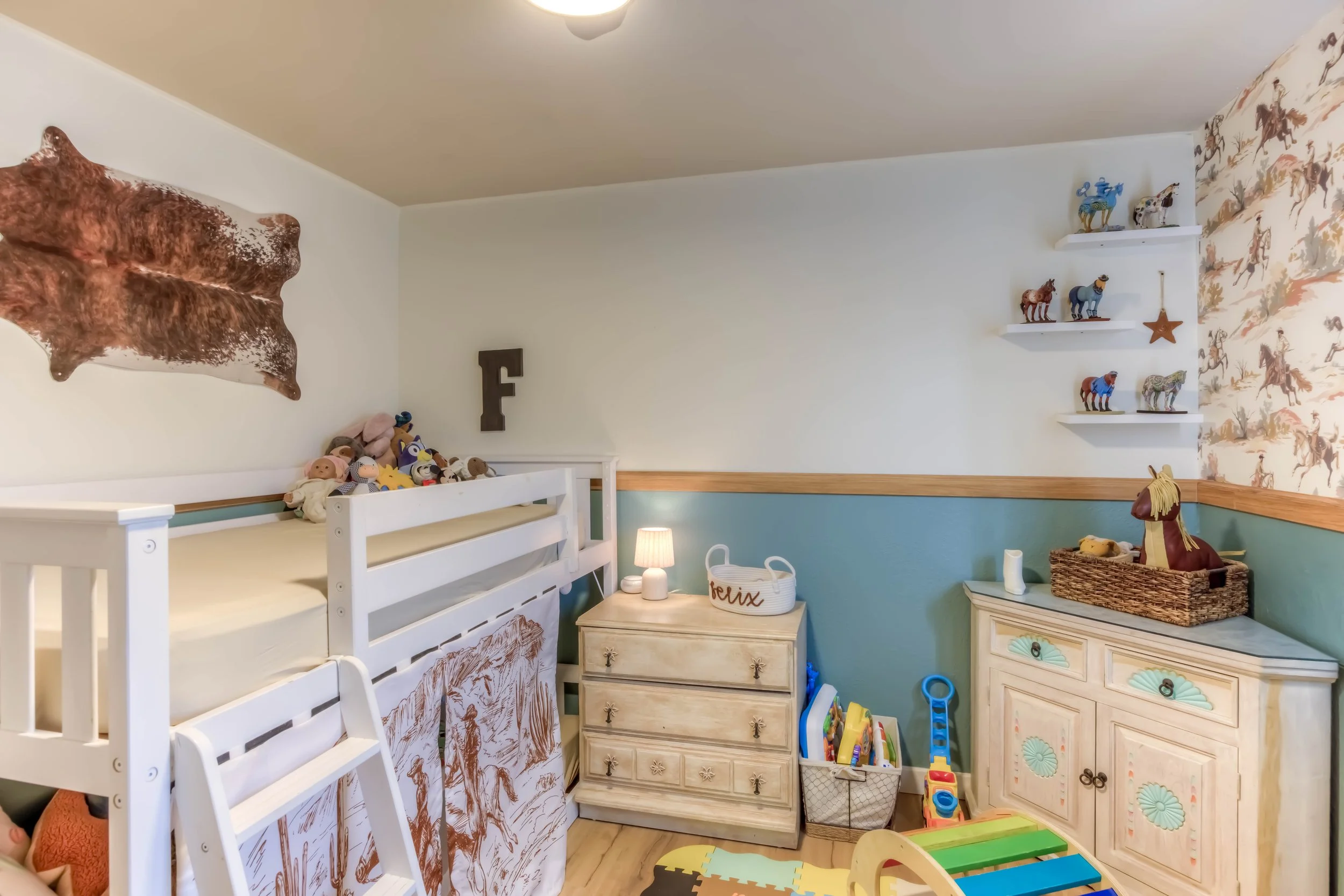 21 Bedroom 2 photo b.jpg