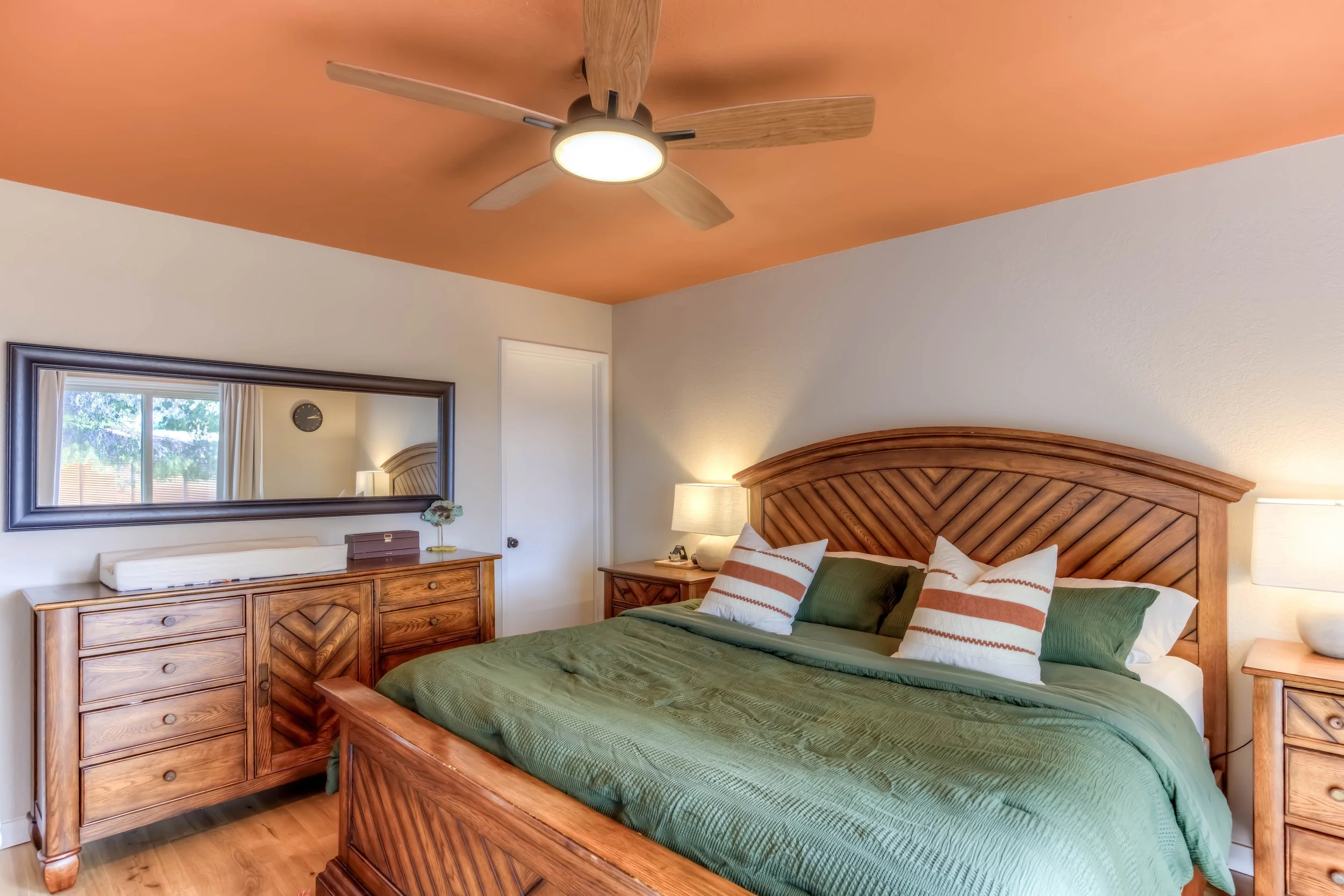 23 Main Bedroom photo b.jpg
