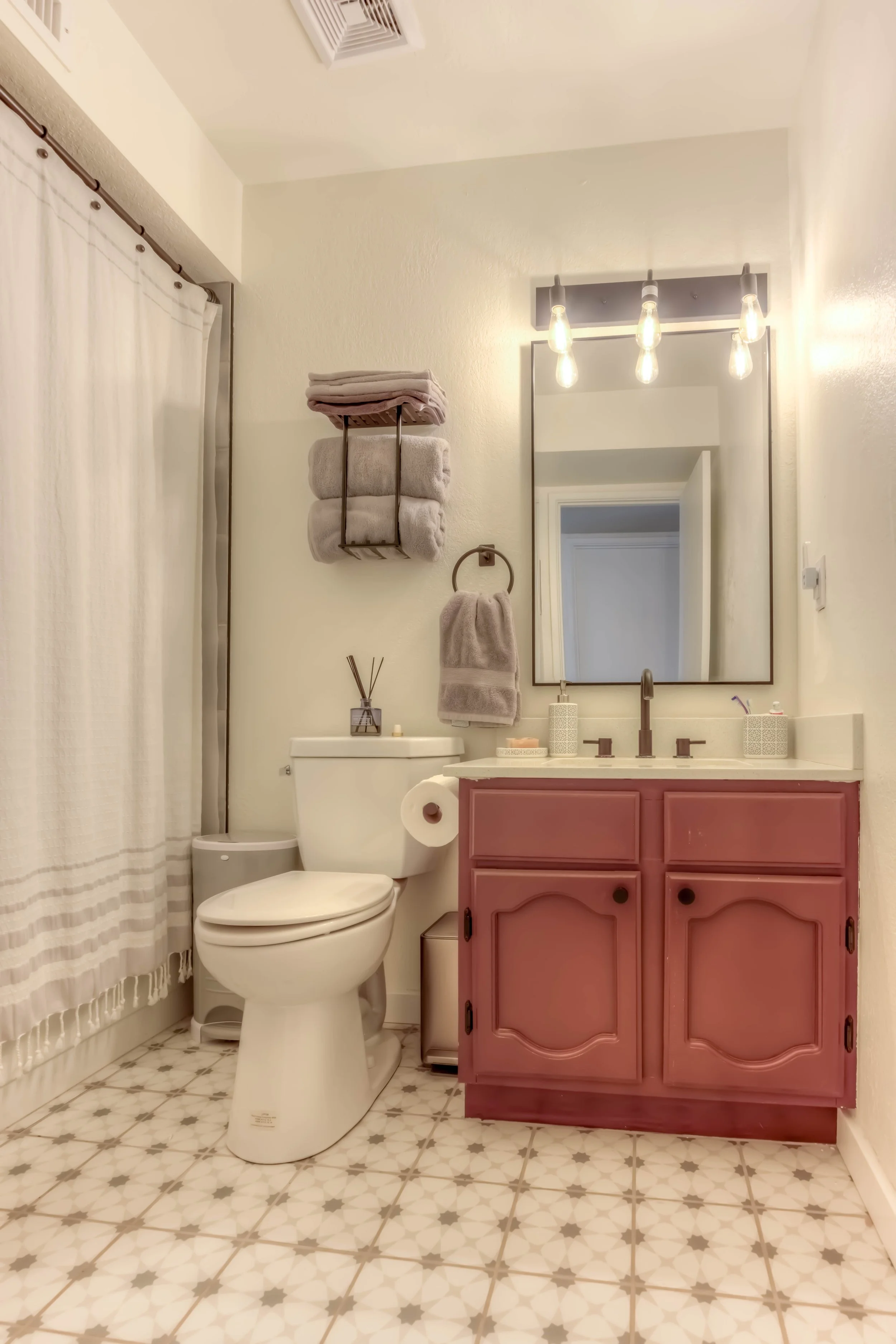 28 Bathroom.jpg