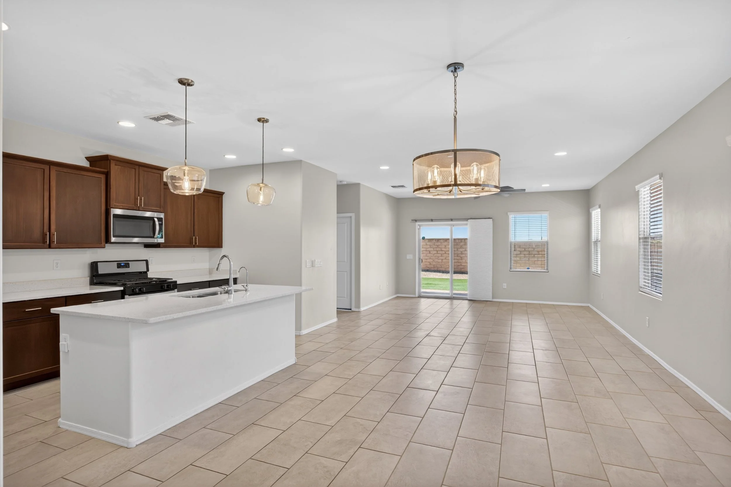 9 Kitchen photo a.jpg