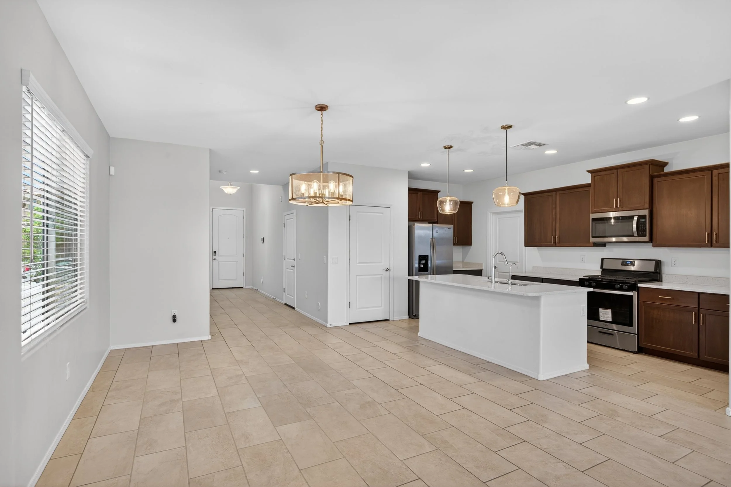 10 Kitchen photo b.jpg