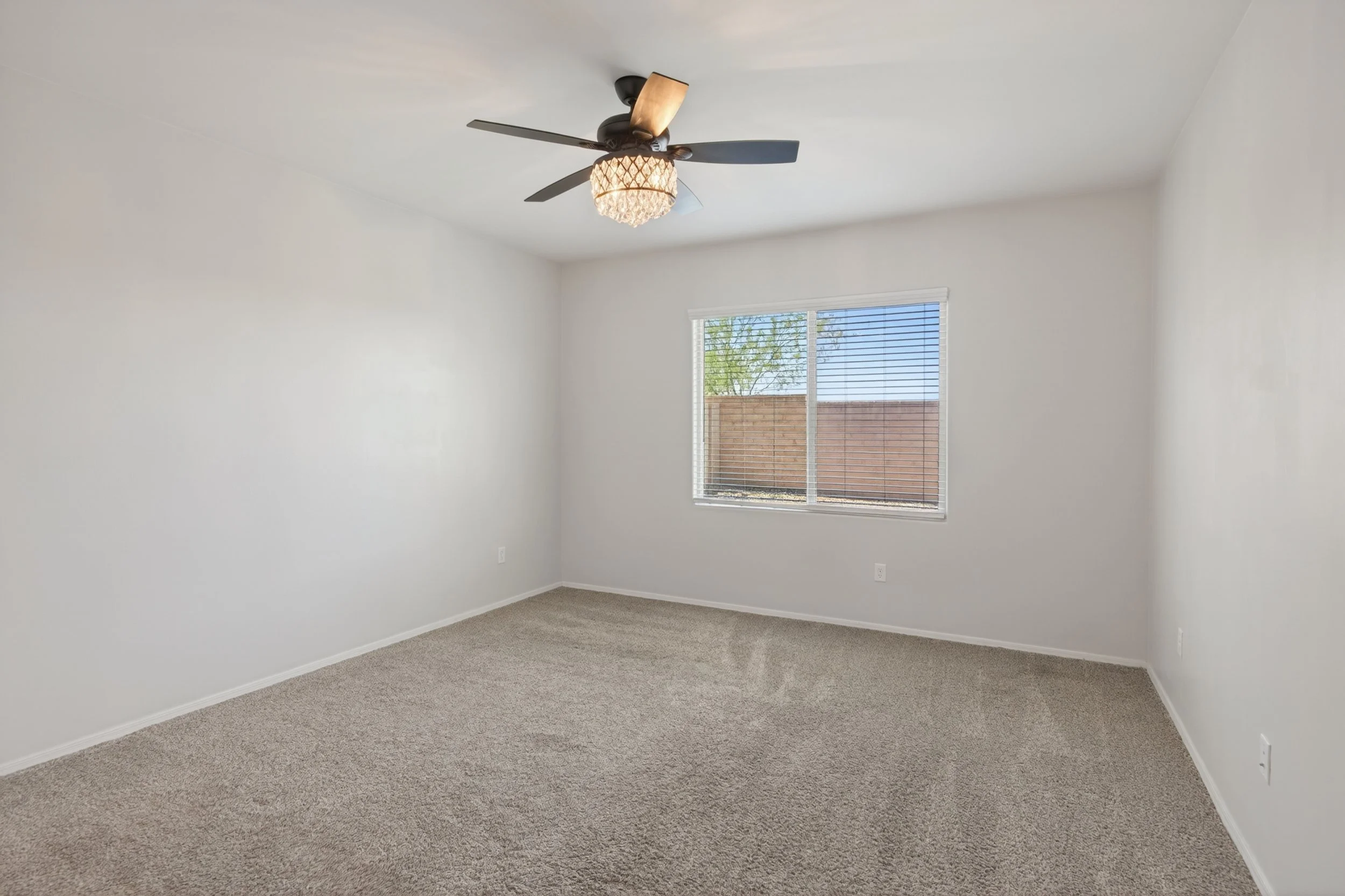 15 Main Bedroom photo a.jpg