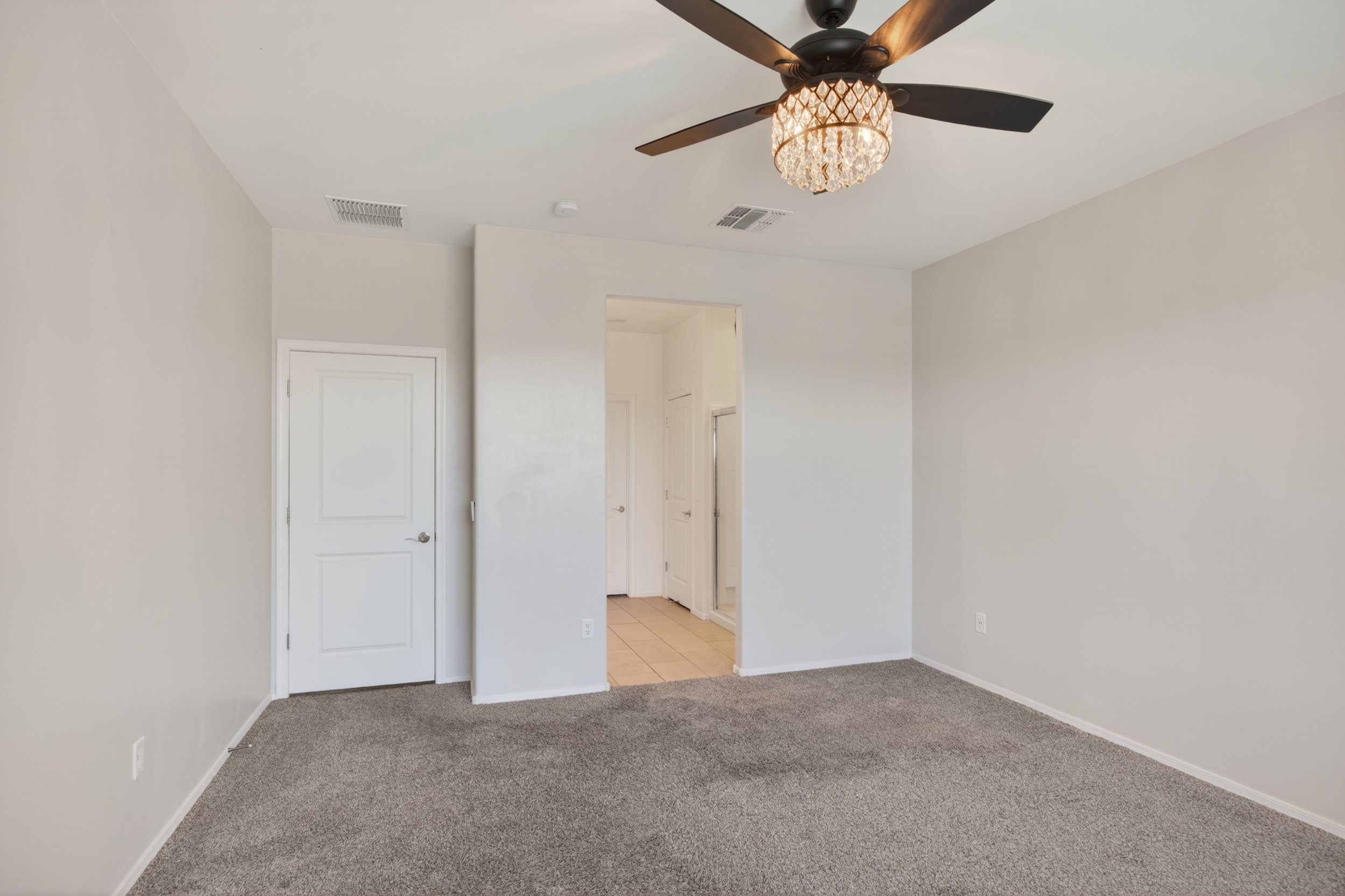16 Main Bedroom photo b.jpg