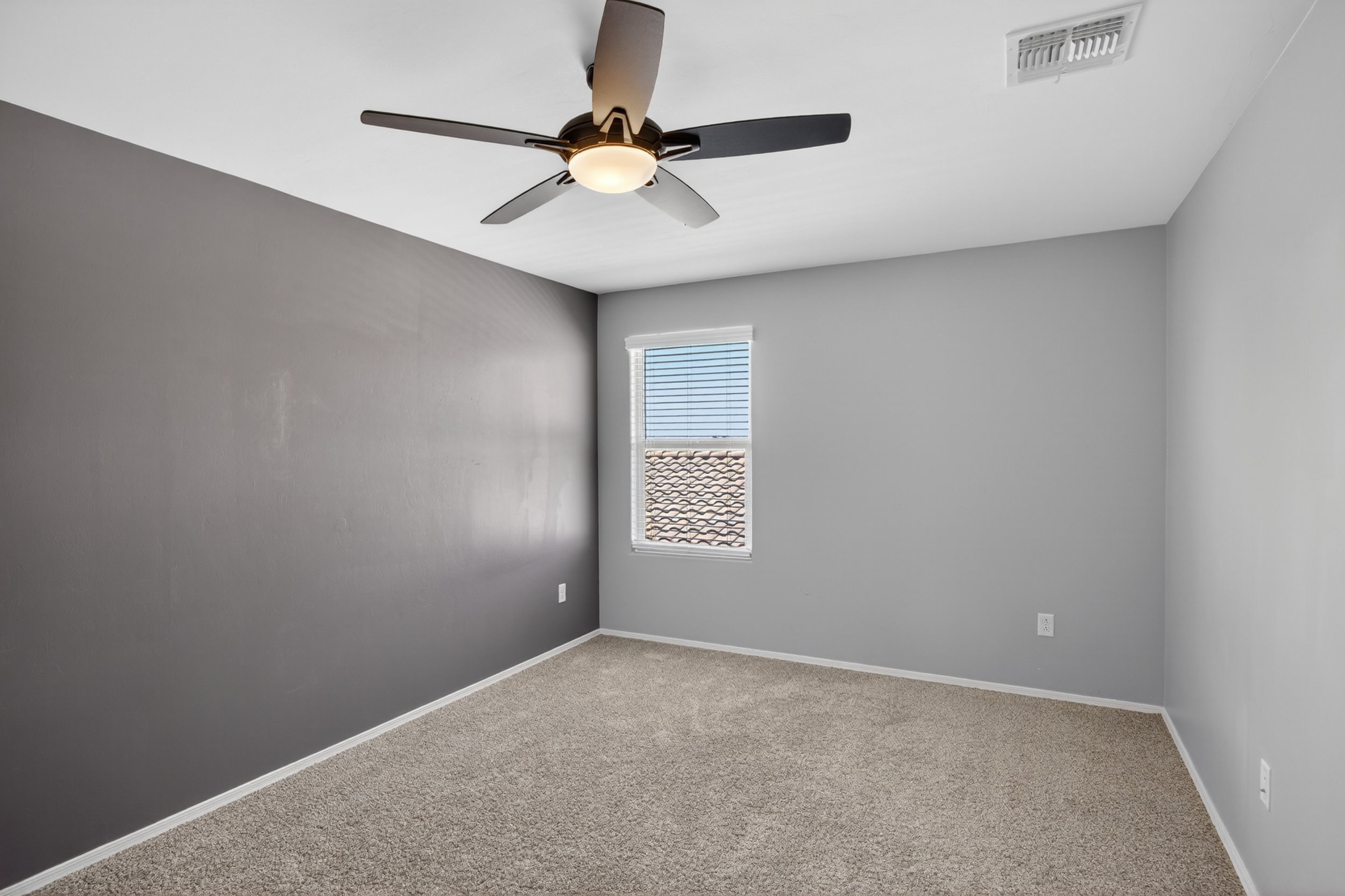 24 Bedroom 1 photo a.jpg