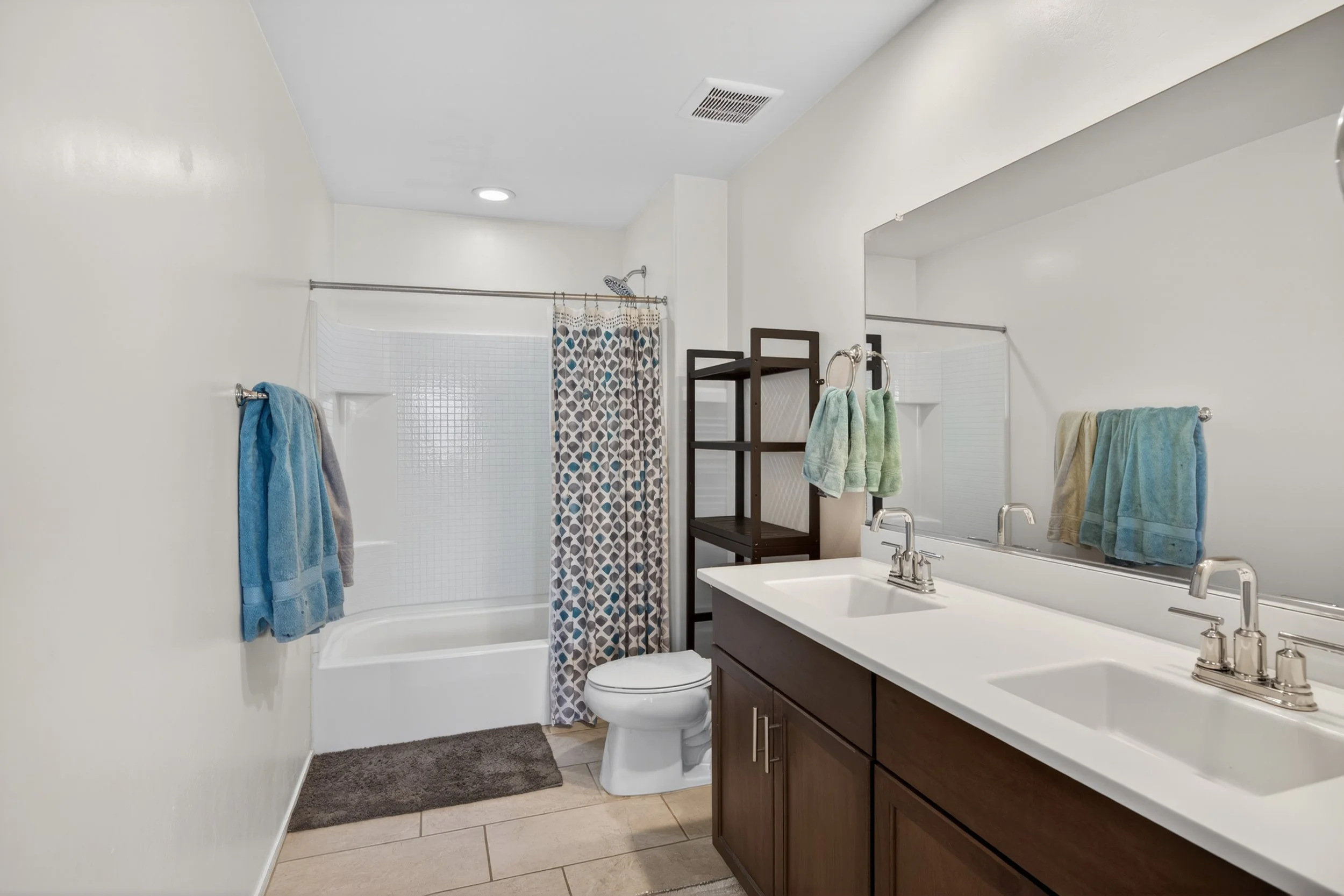 29 Bathroom 2.jpg
