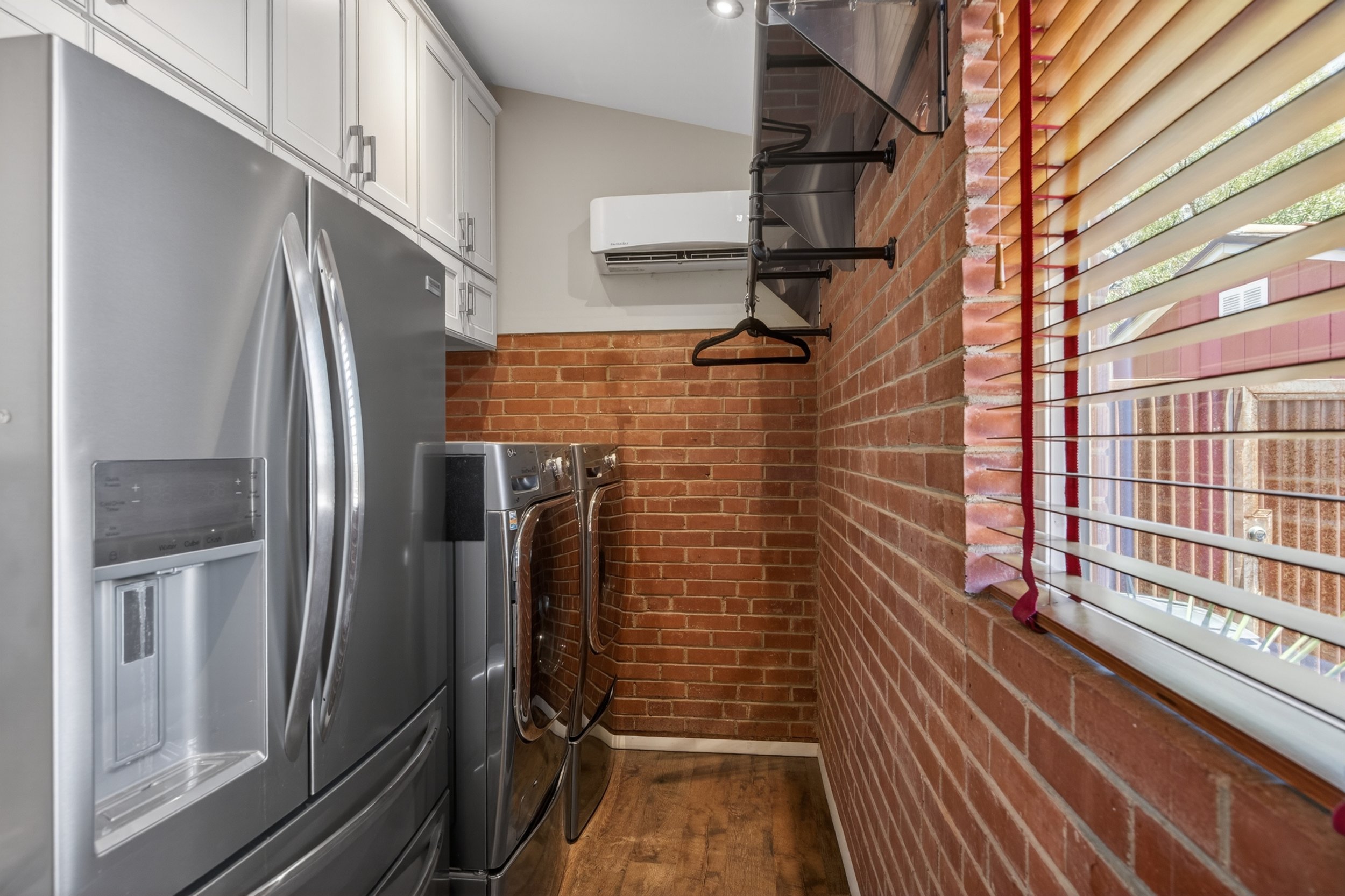 29 Laundry:Utility Room photo b.jpg
