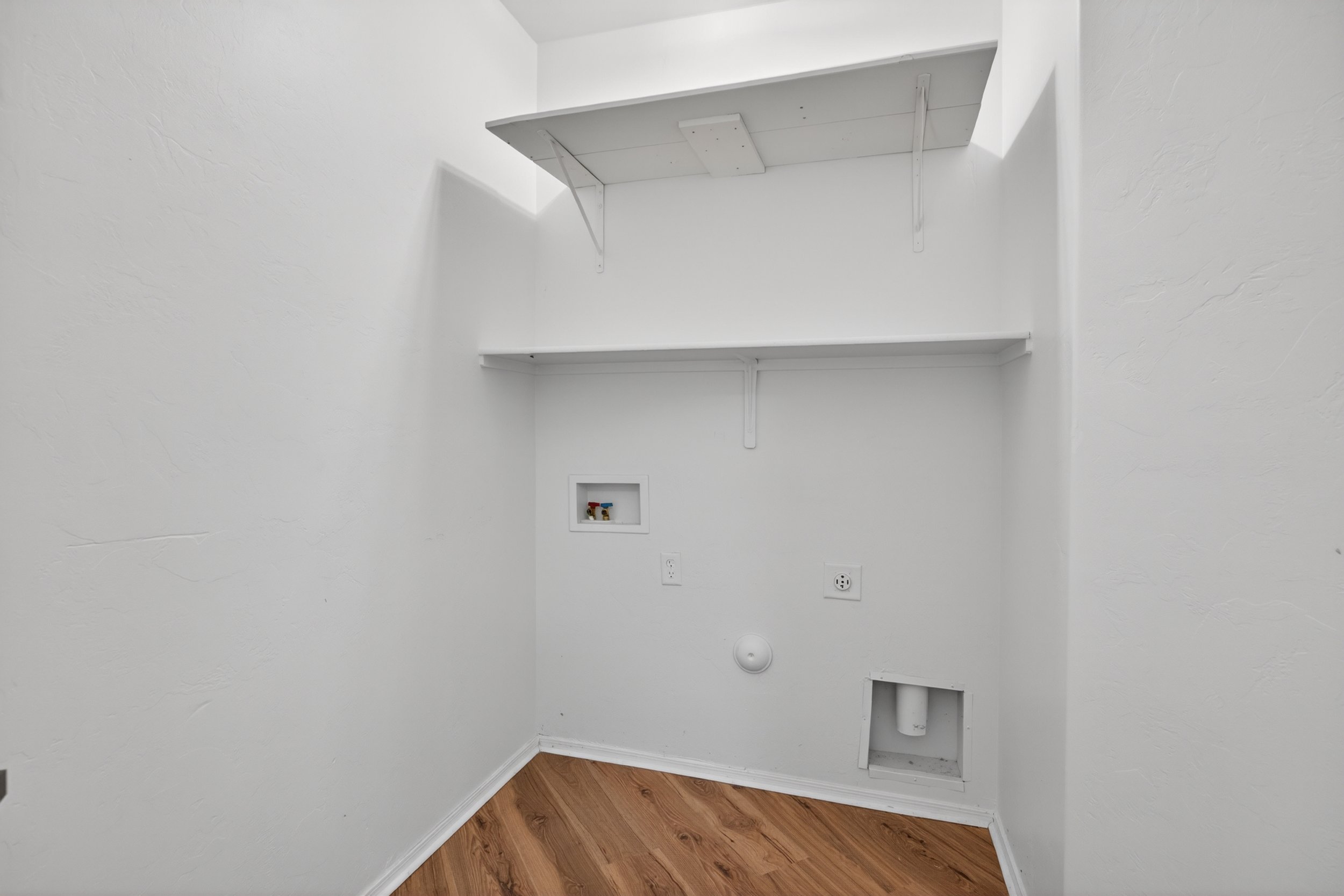 13 Laundry Room.jpg