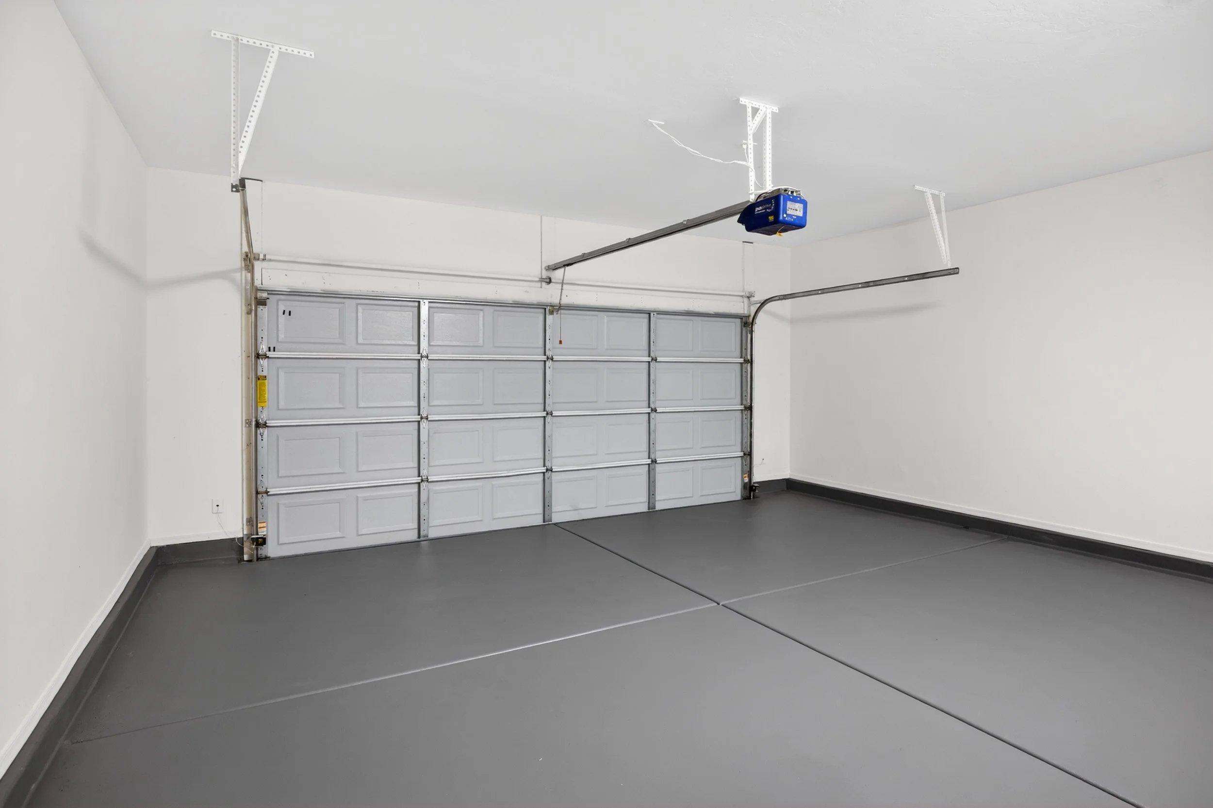 14 Garage.jpg