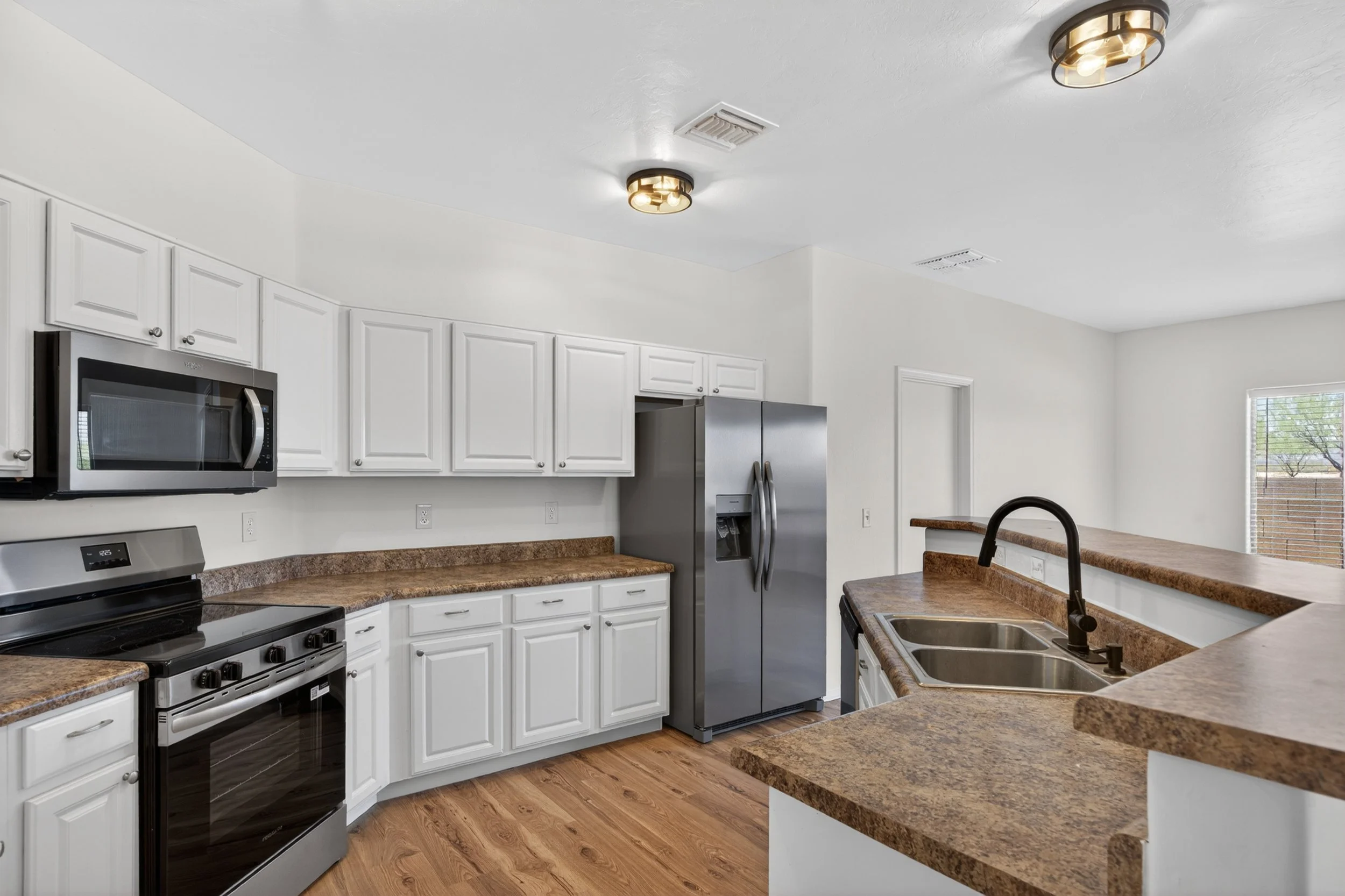 17 Kitchen photo c.jpg