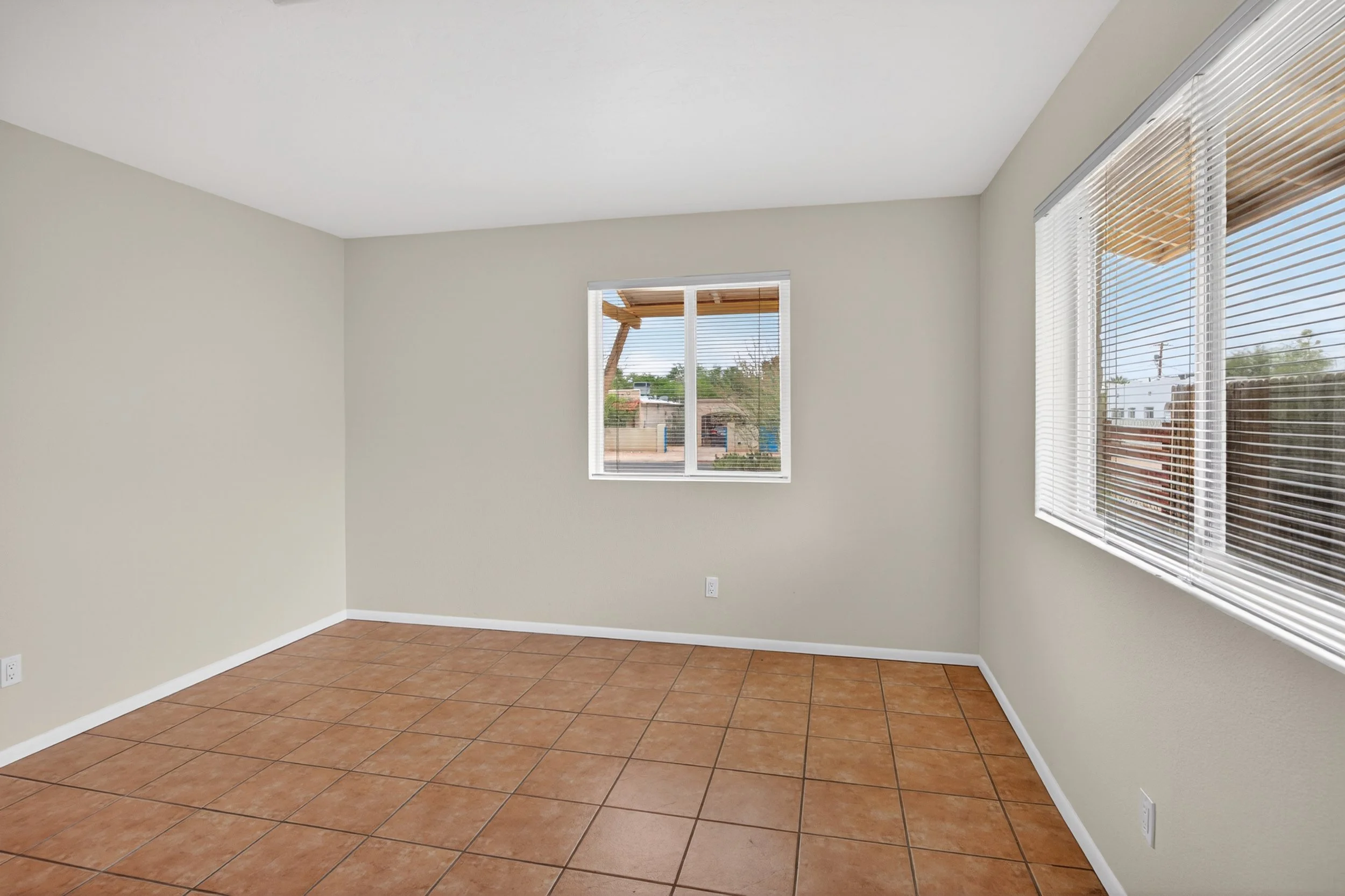 9 Living Room 1727 photo a.jpg