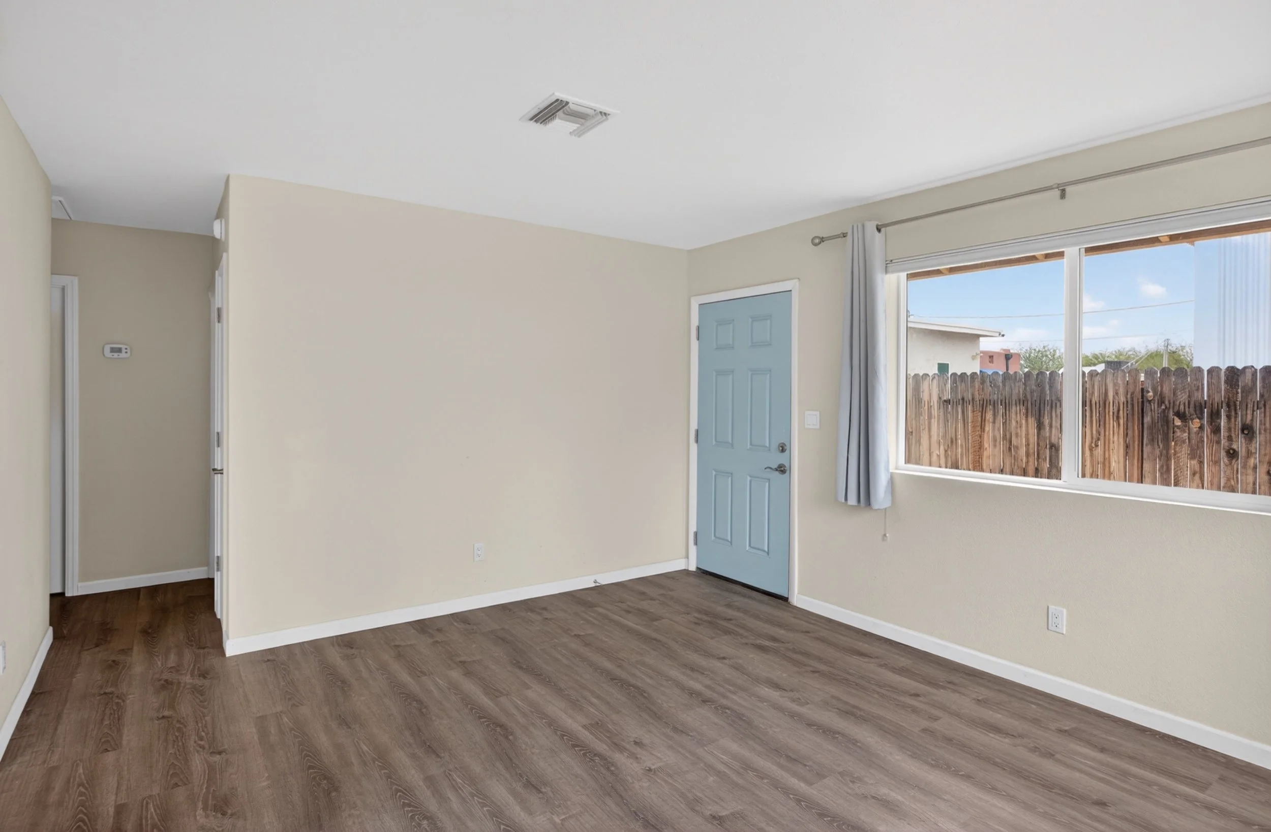 24 Living Room 1729 photo b.jpg