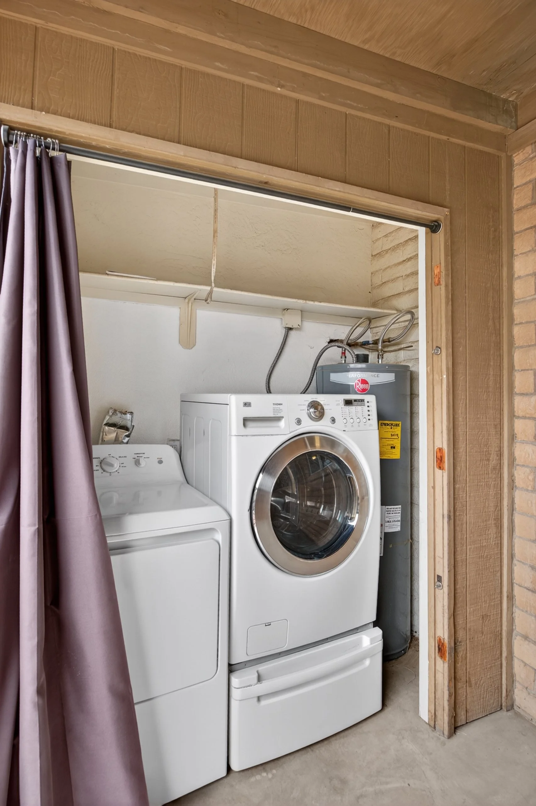 28 Laundry 1729.jpg
