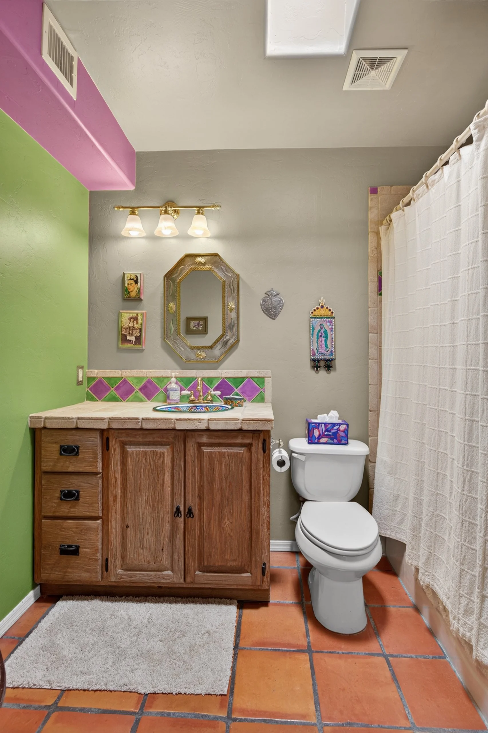 11 Bathroom 1.jpg