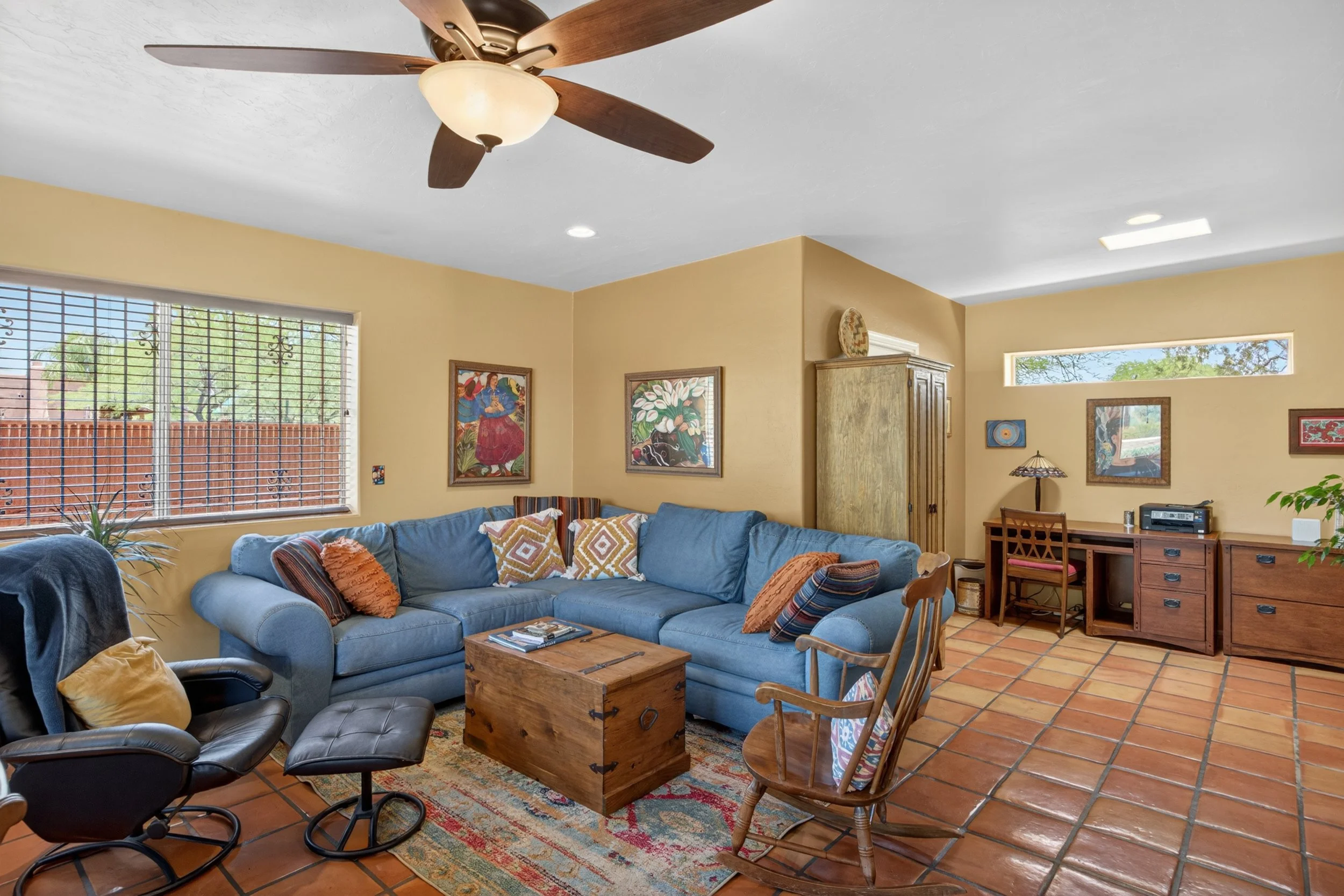 15 Family Room photo d.jpg