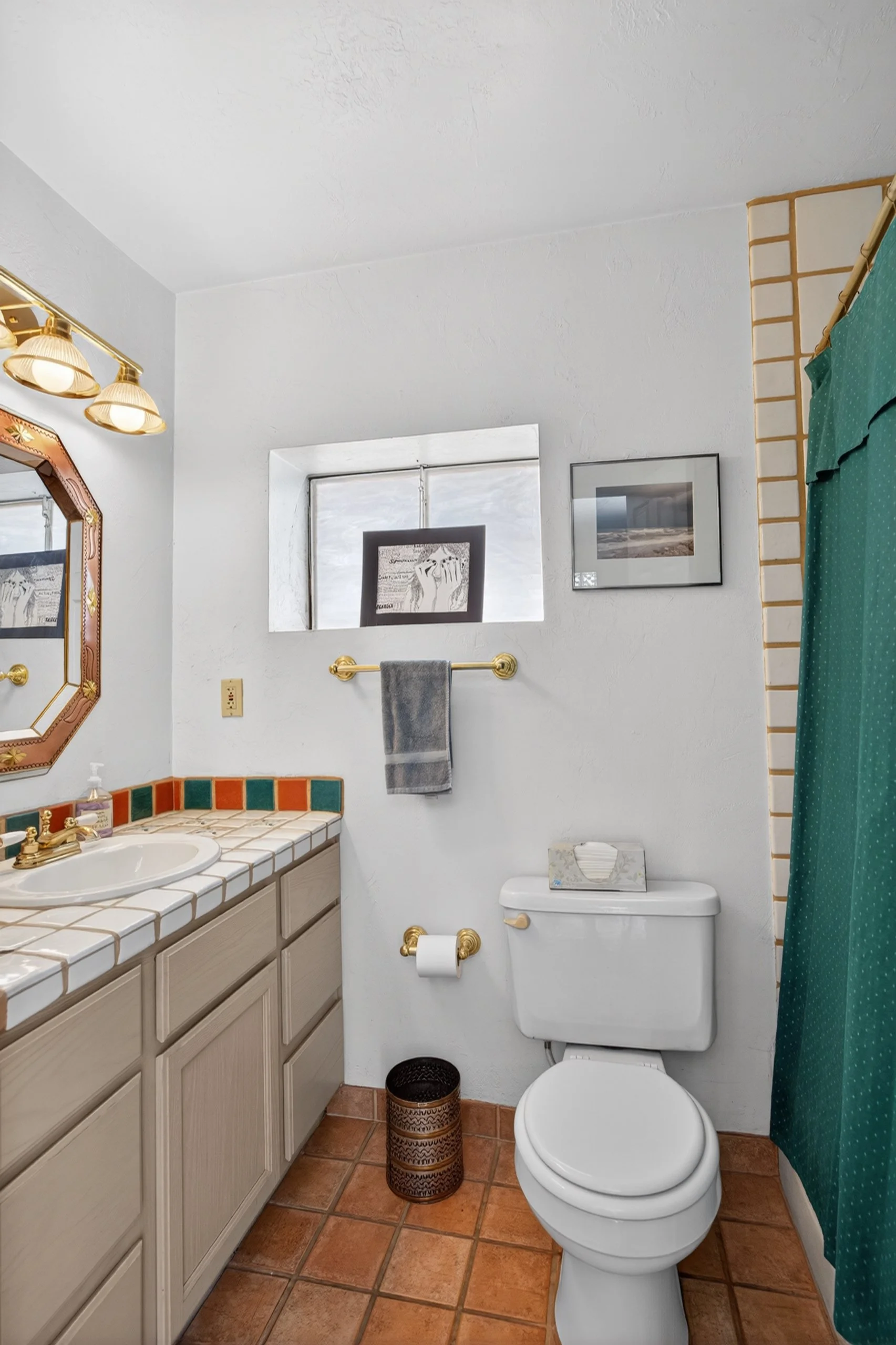 31 Guest Bathroom photo a.jpg