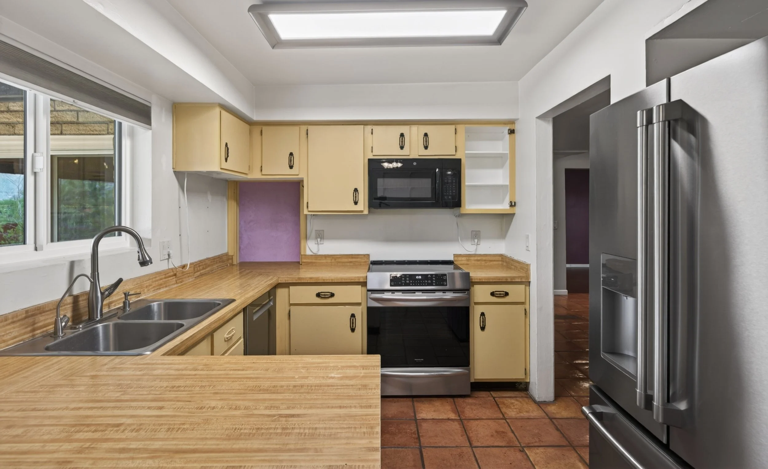 15 Kitchen photo c.jpg