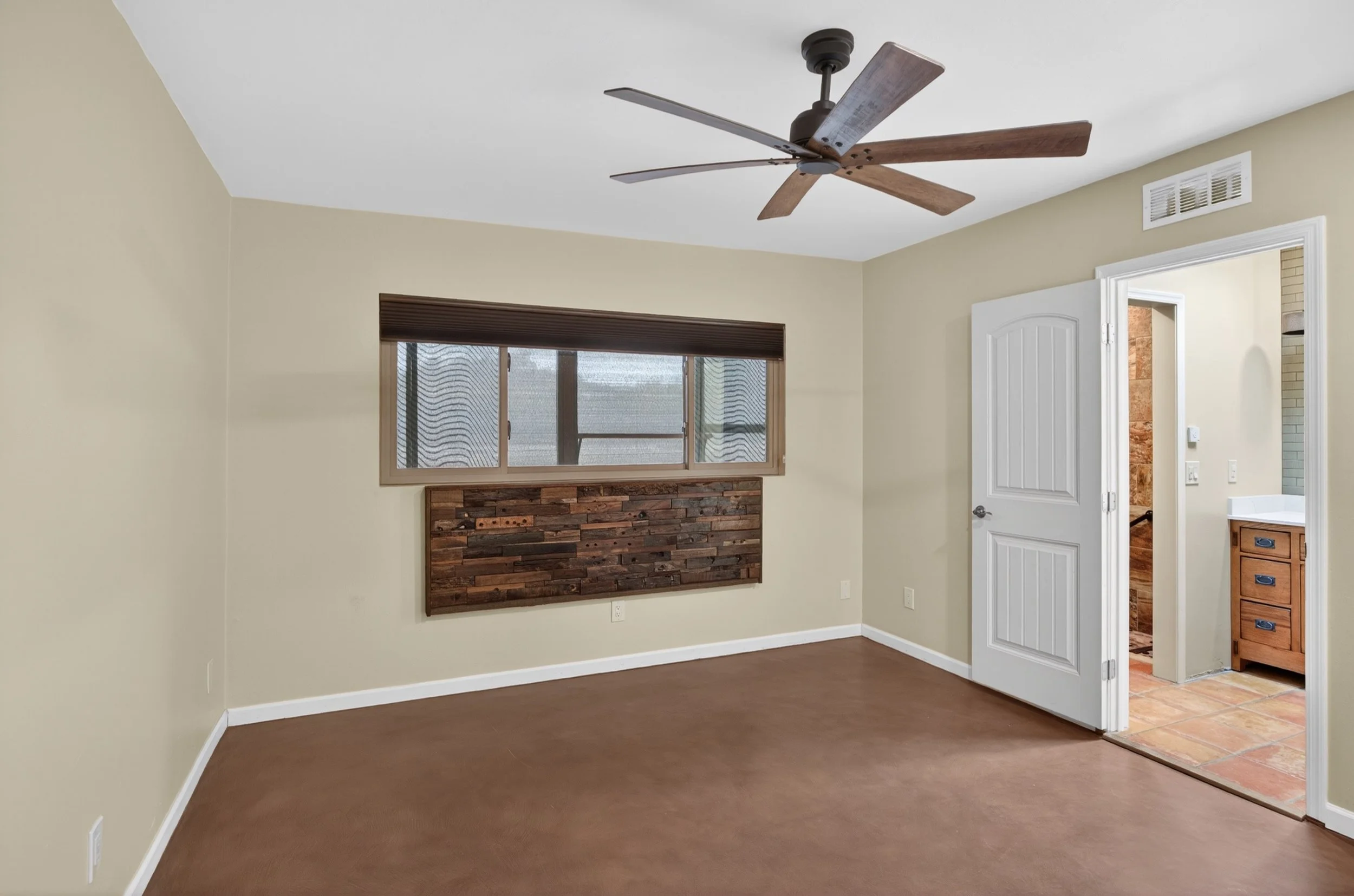 20 Main Bedroom photo a.jpg