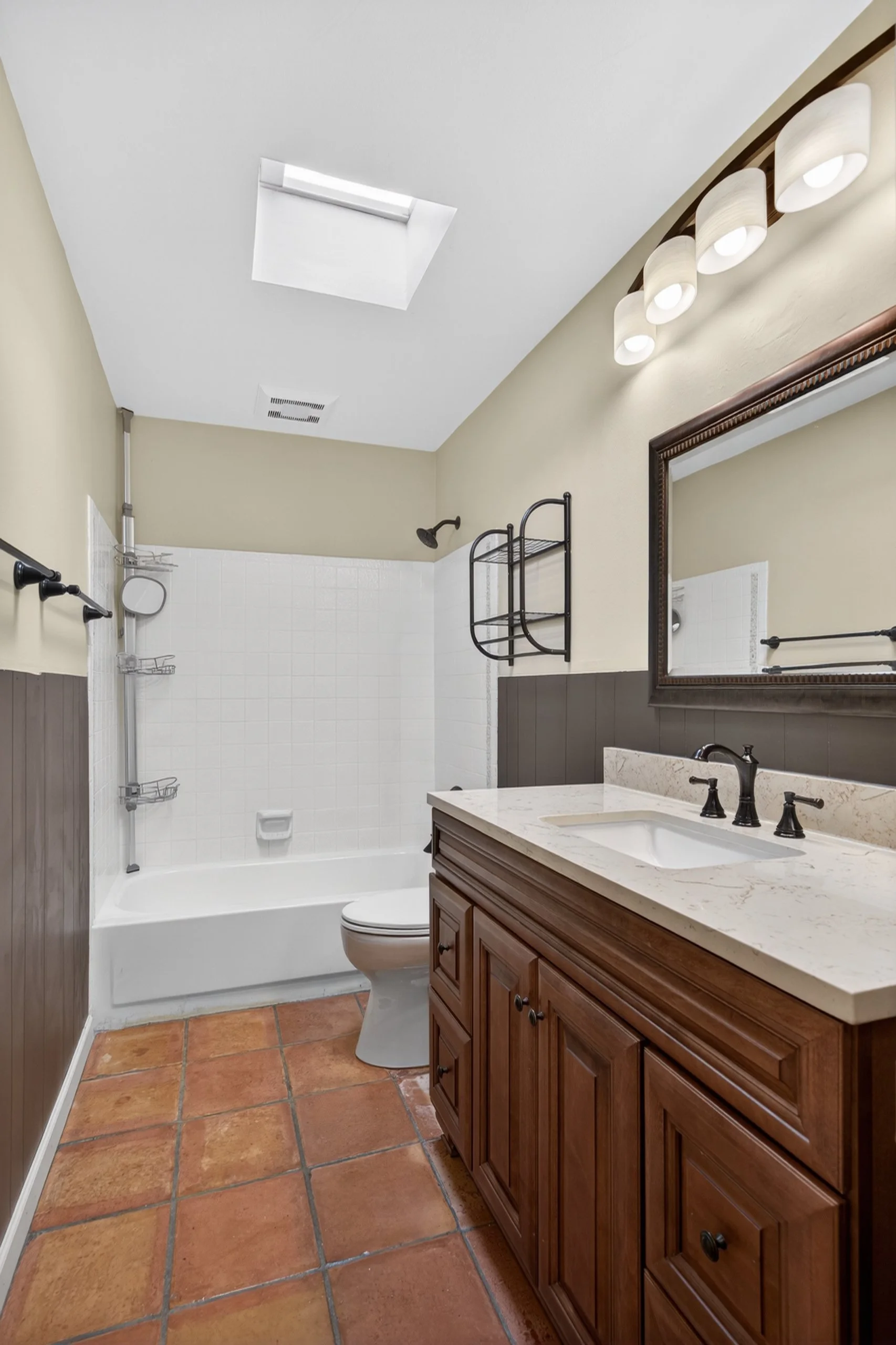 31 Bathroom.jpg