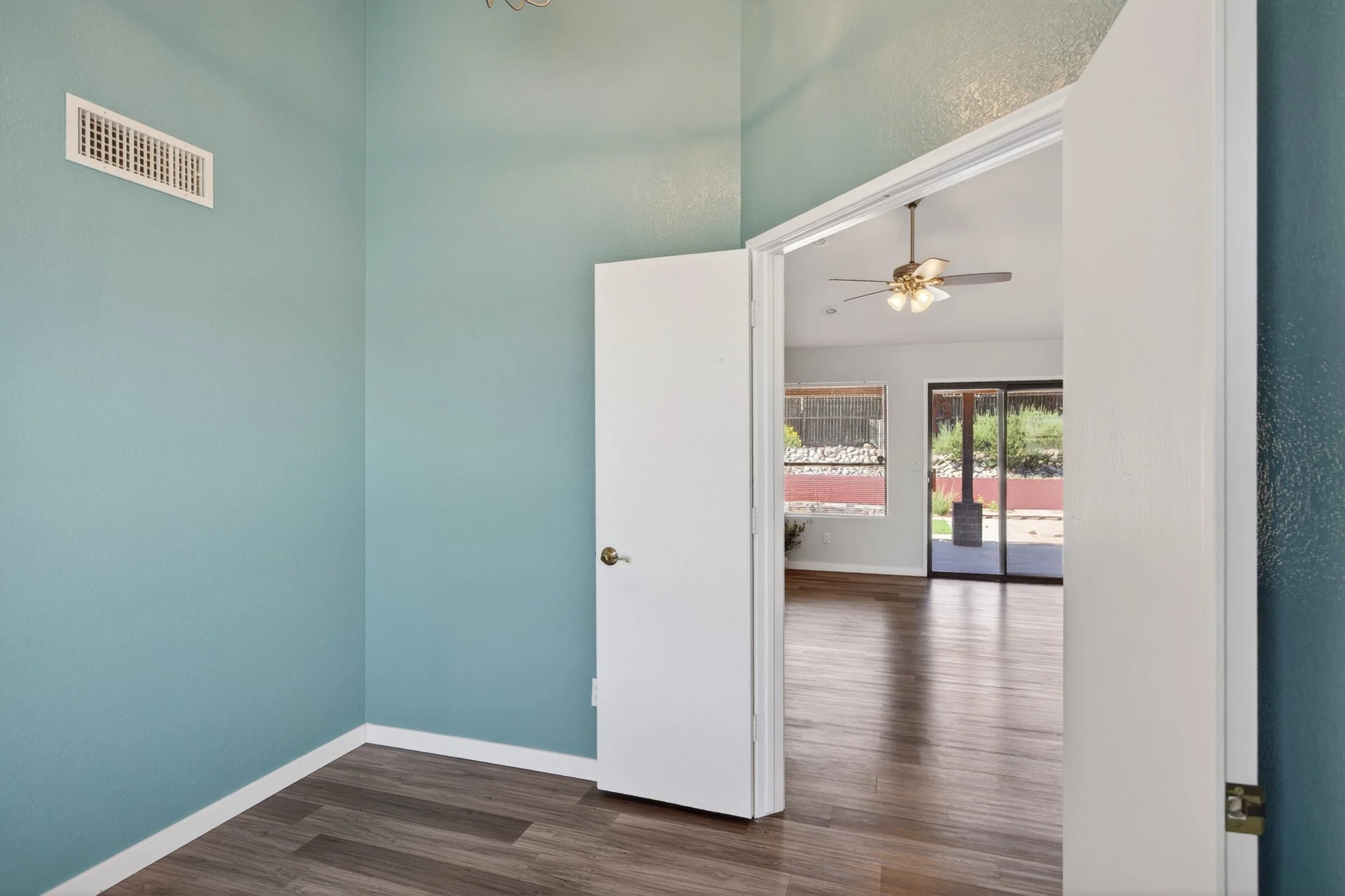 14 Bedroom 1 photo b.jpg