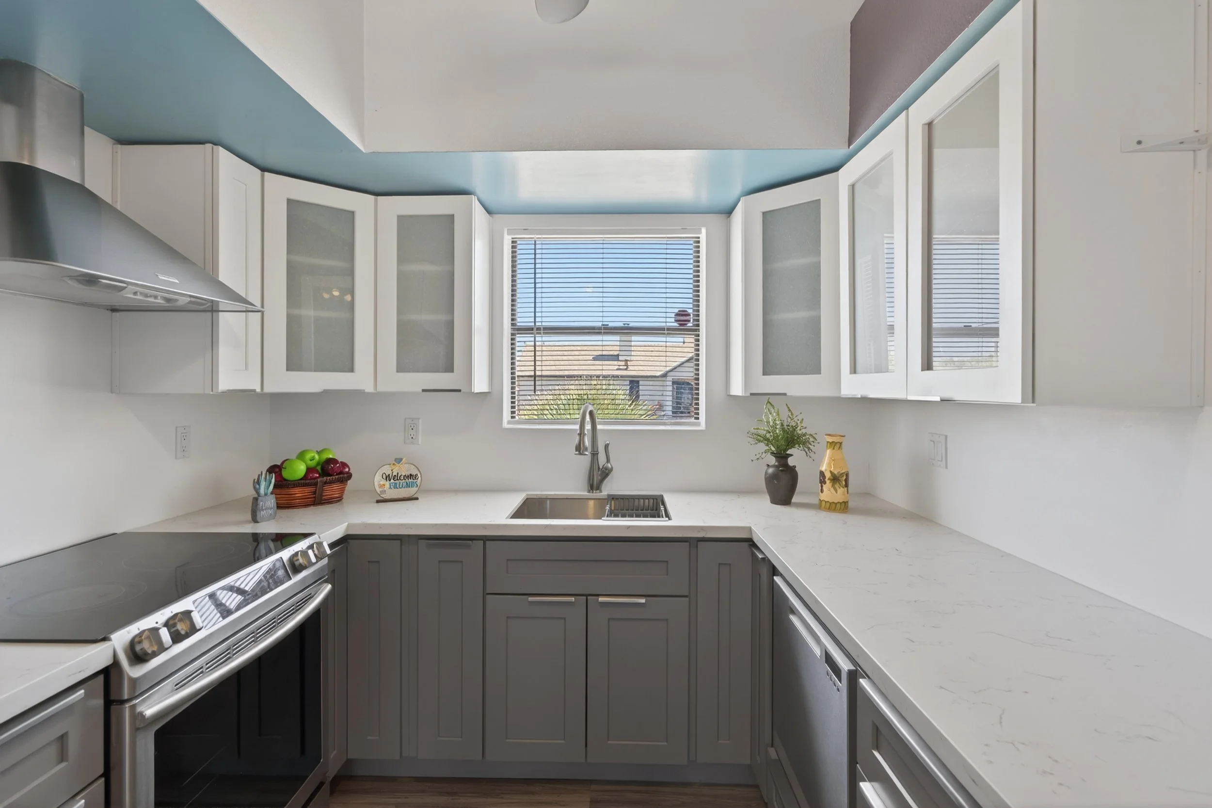 18 Kitchen photo c.jpg
