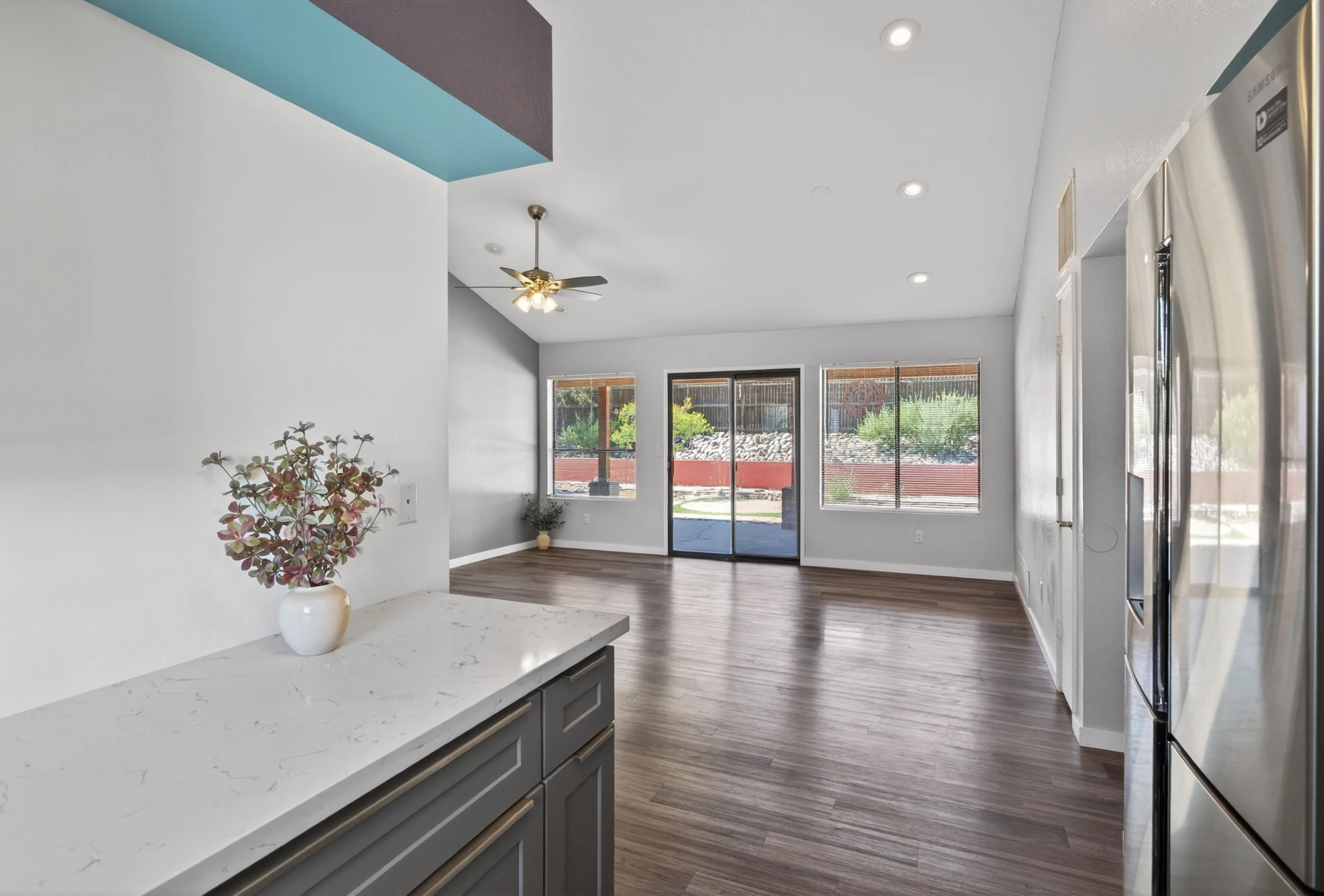 19 Kitchen photo d.jpg