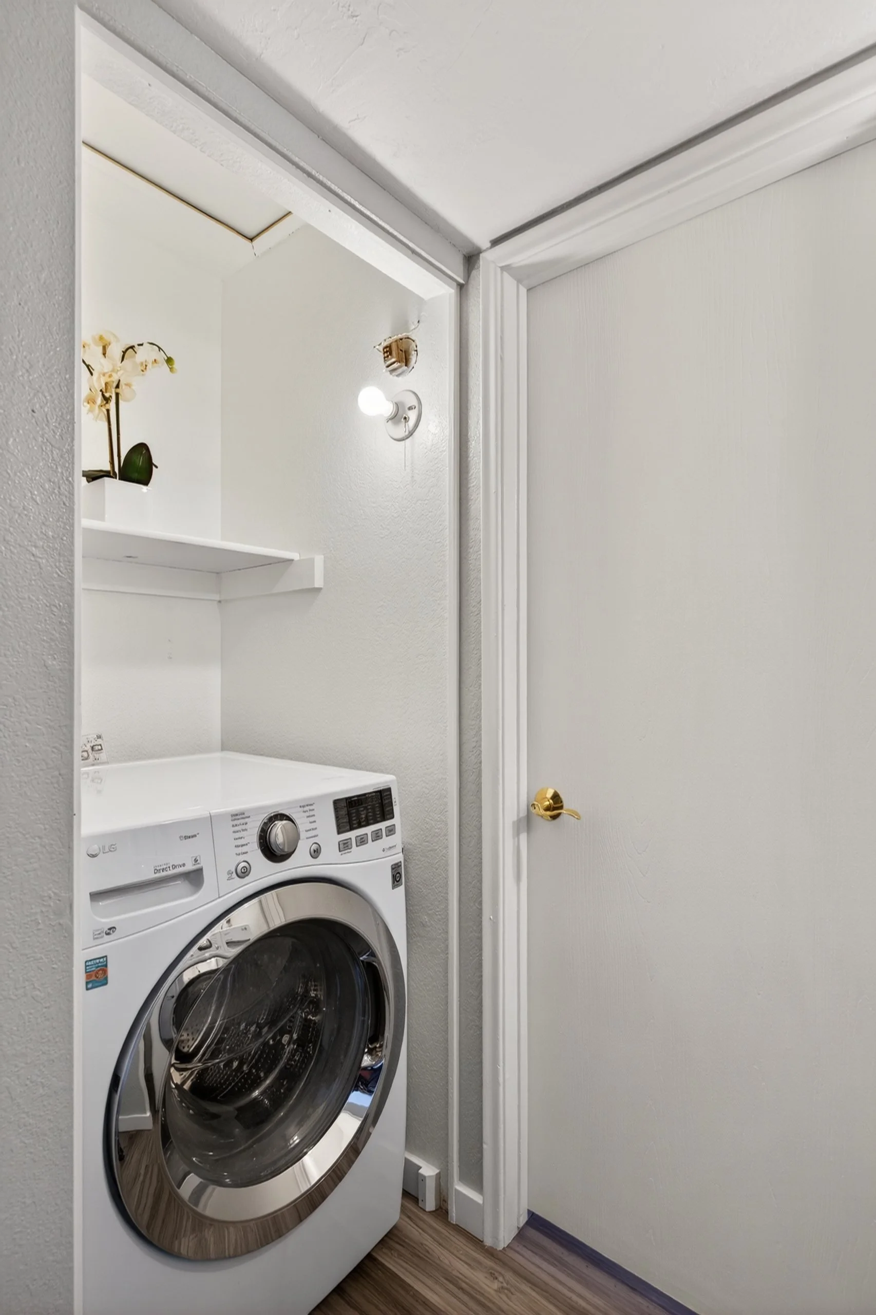 20 Laundry photo a.jpg