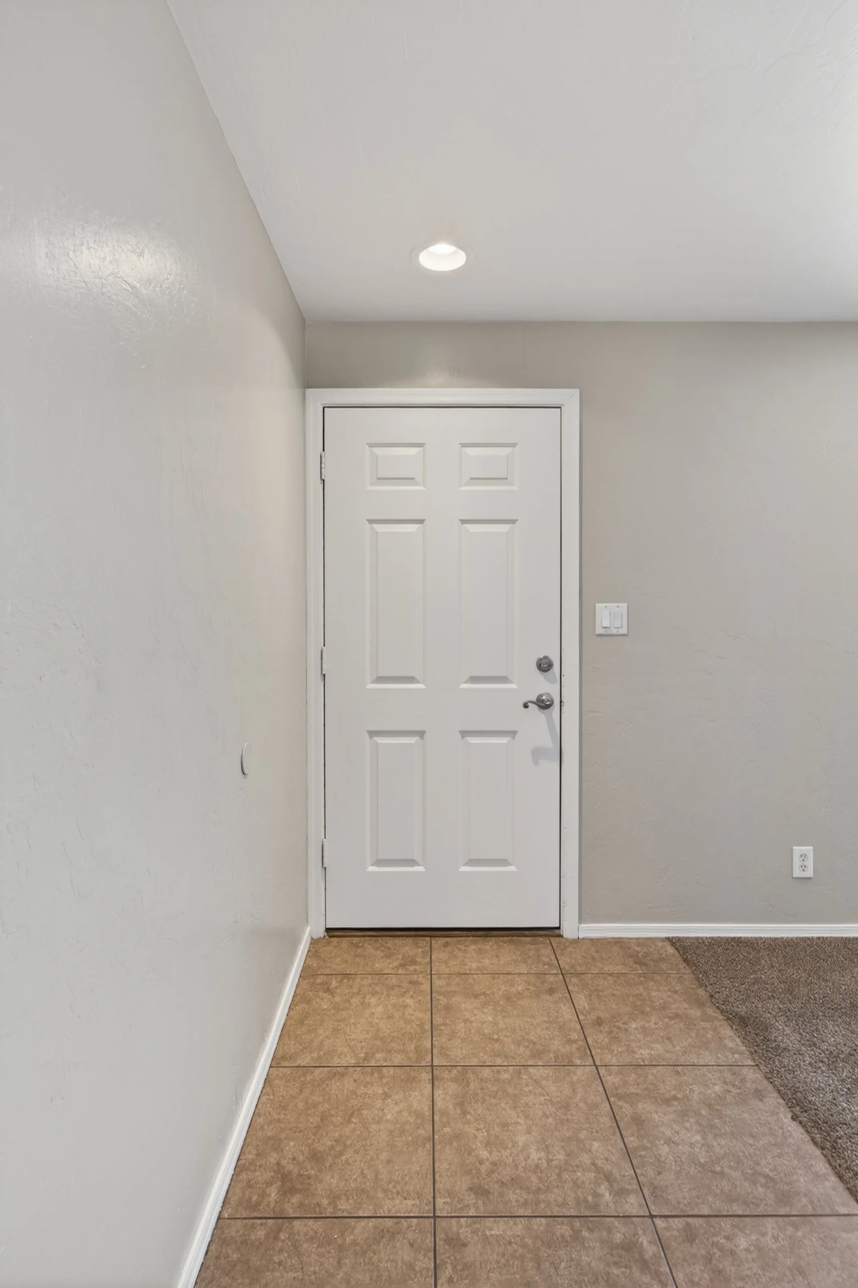 5 Interior Entrance.jpg