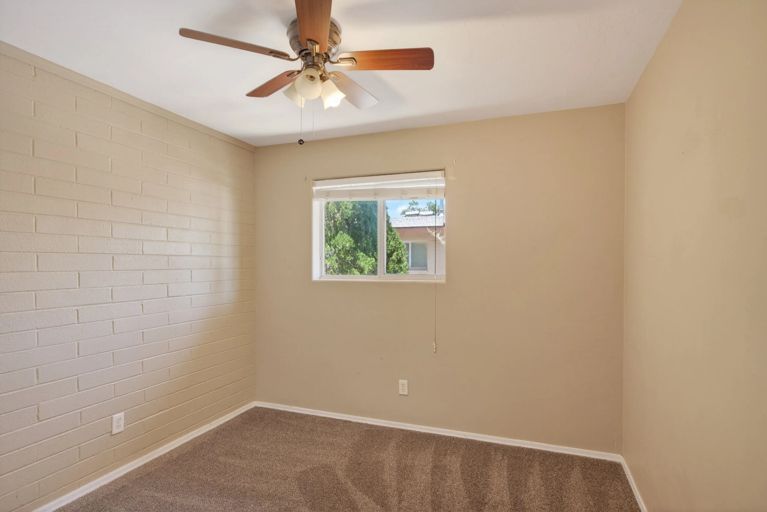 27 Bedroom 3 photo a.jpg