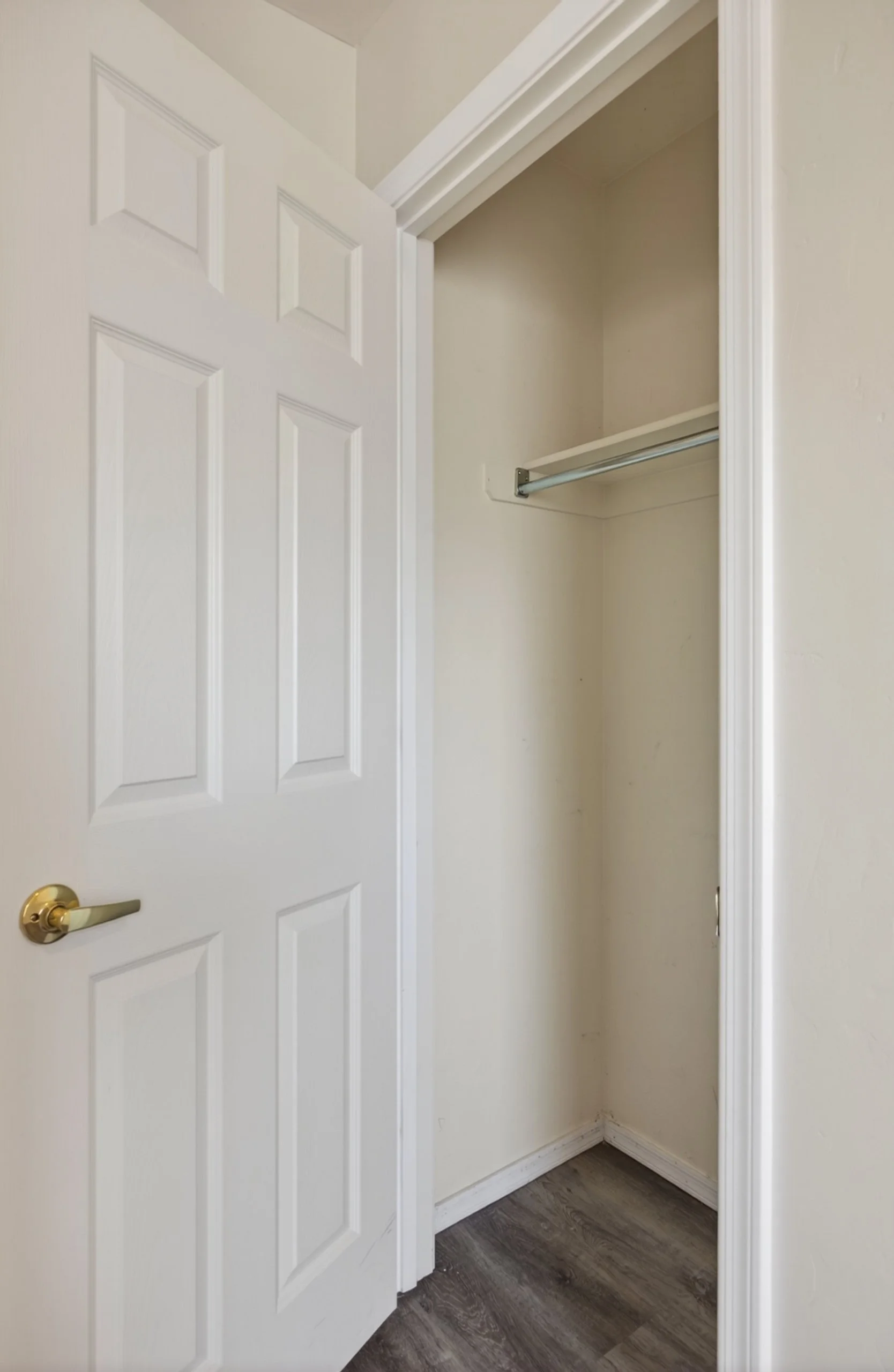 7 Interior Entrance Closet.jpg