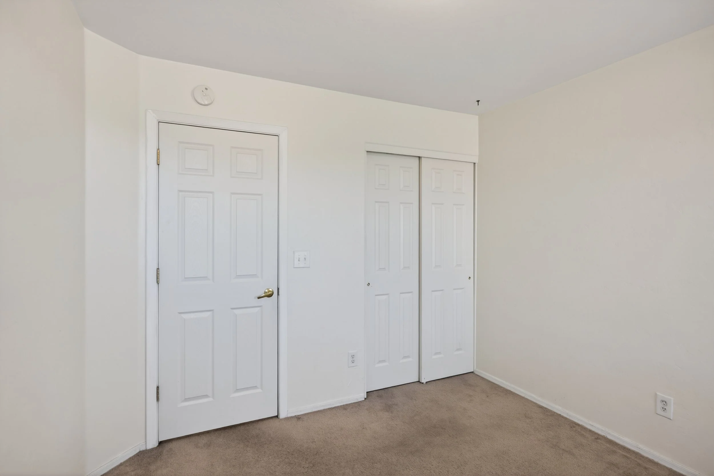 22 Bedroom 2 photo b.jpg