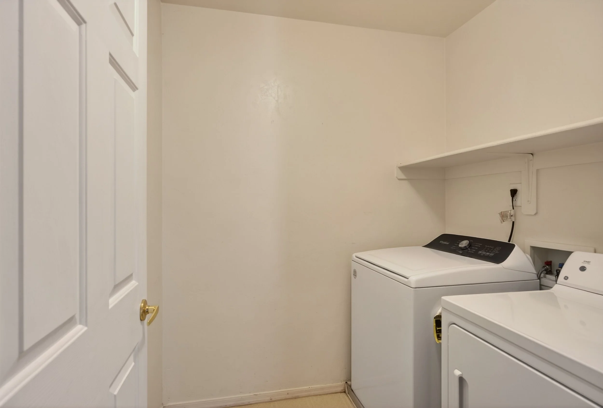 23 Laundry Room.jpg