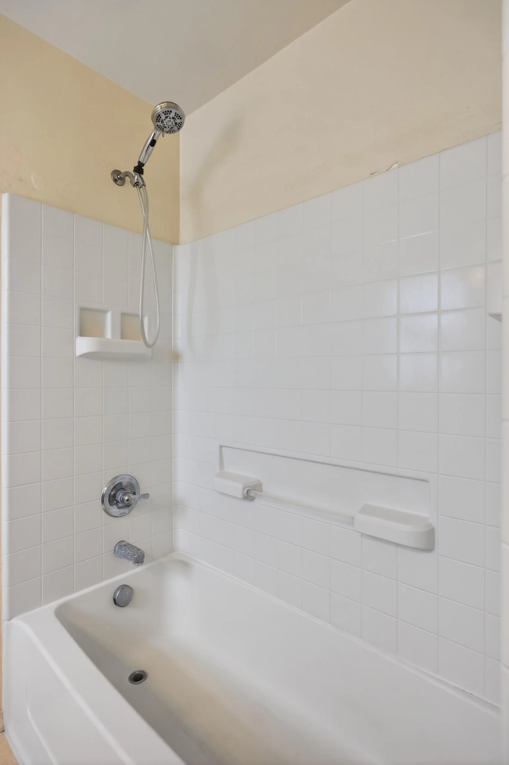 30 Main Bathroom photo b.jpg