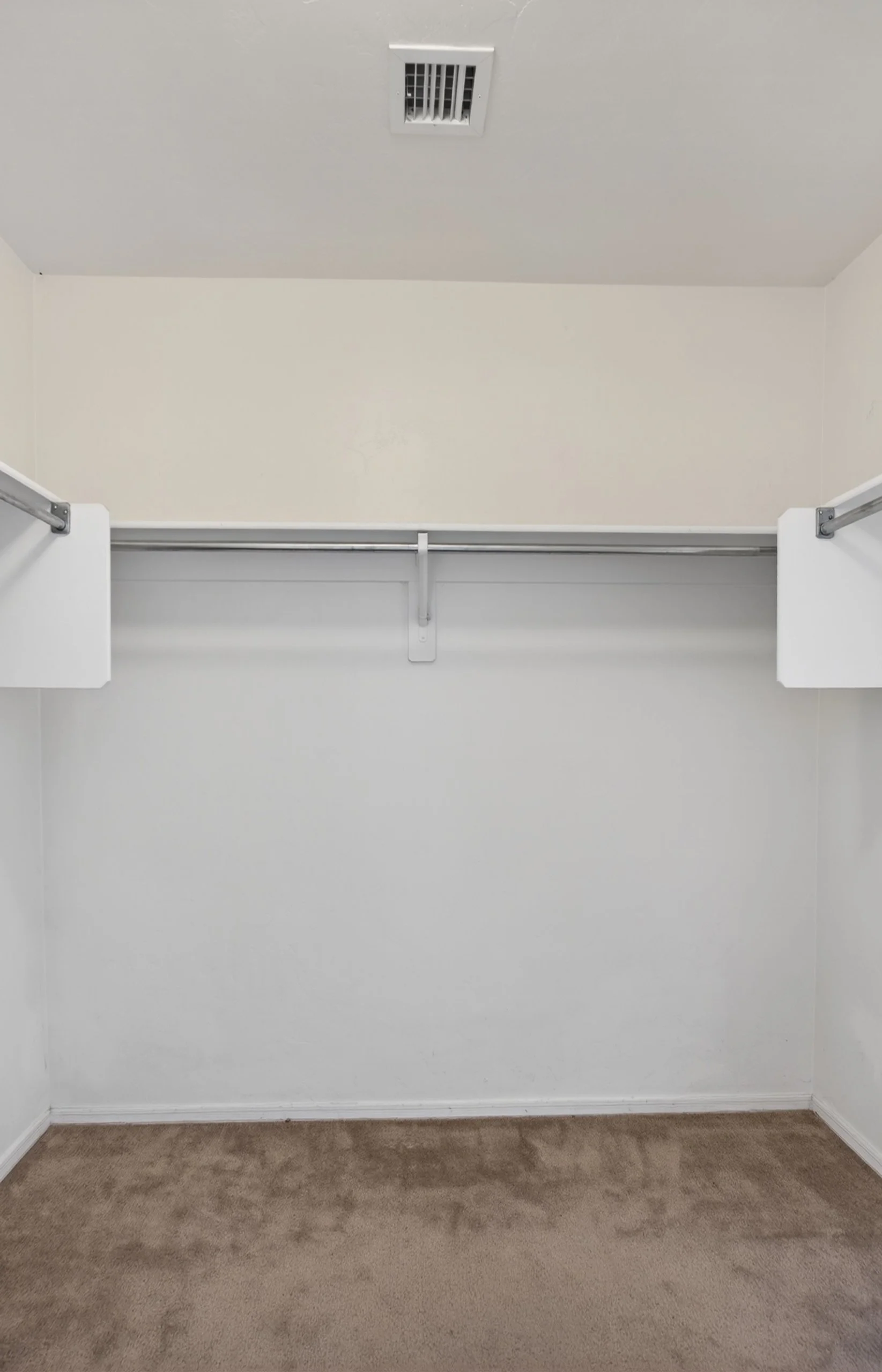 31 Main Bedroom Closet.jpg