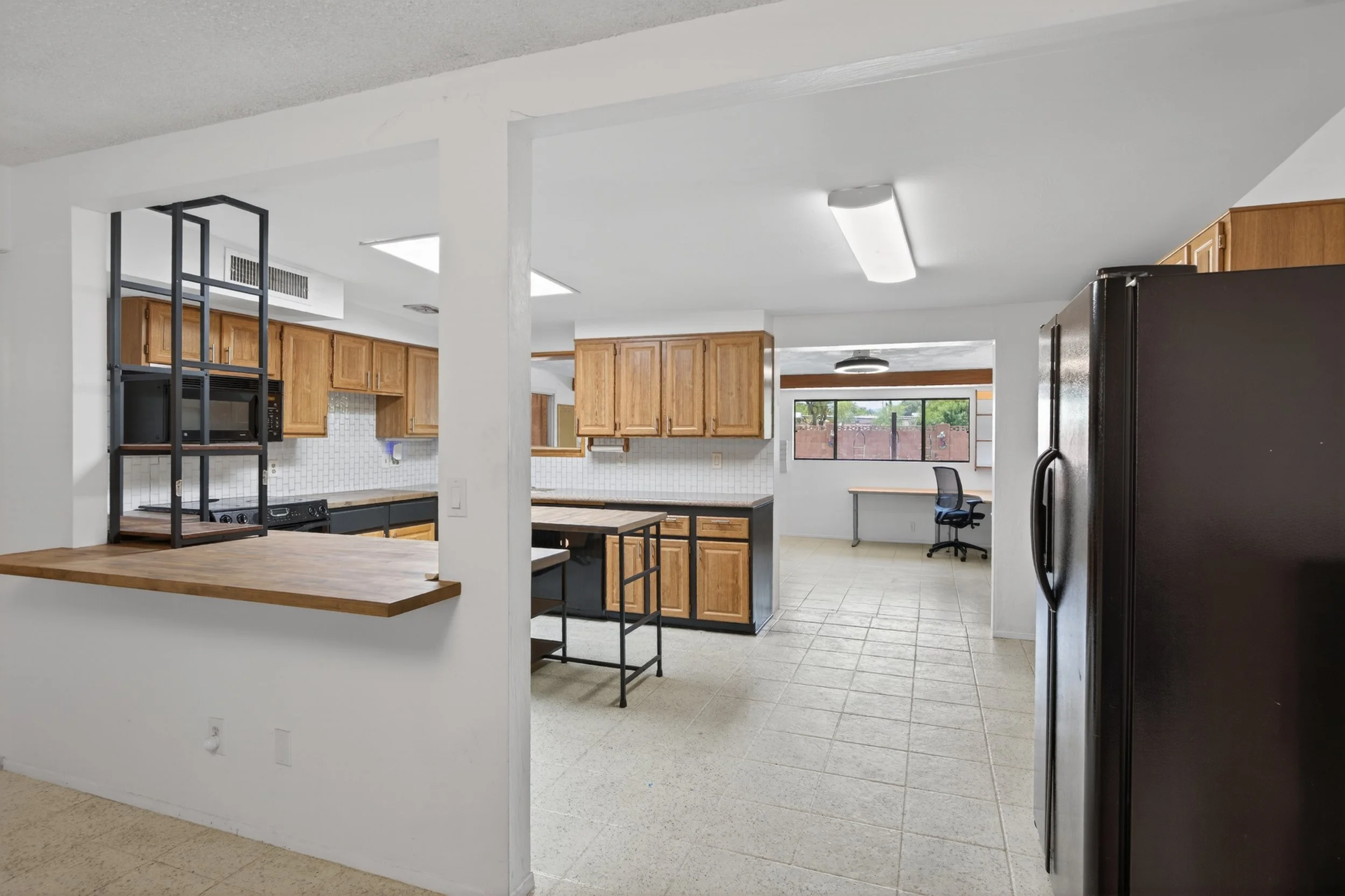 10 Kitchen photo a.jpg