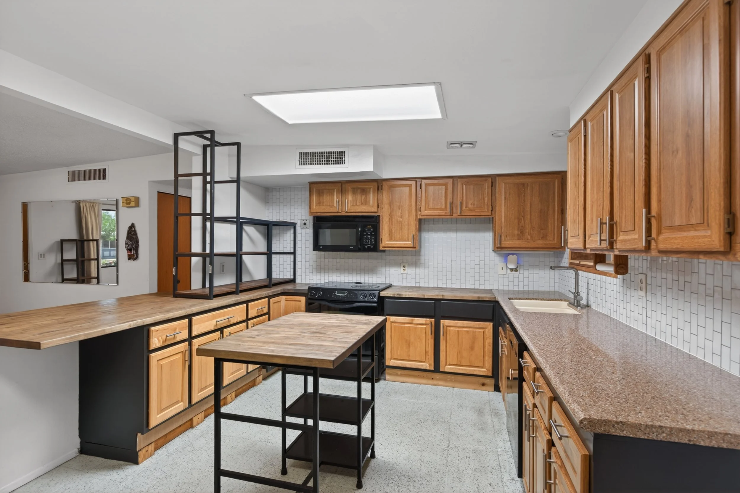 12 Kitchen photo c.jpg
