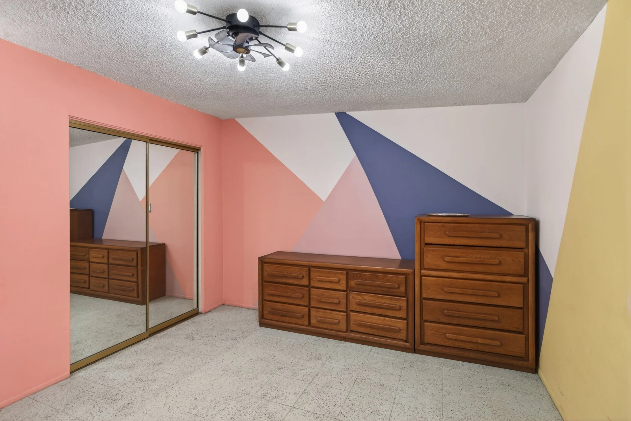22 Main Bedroom photo b.jpg