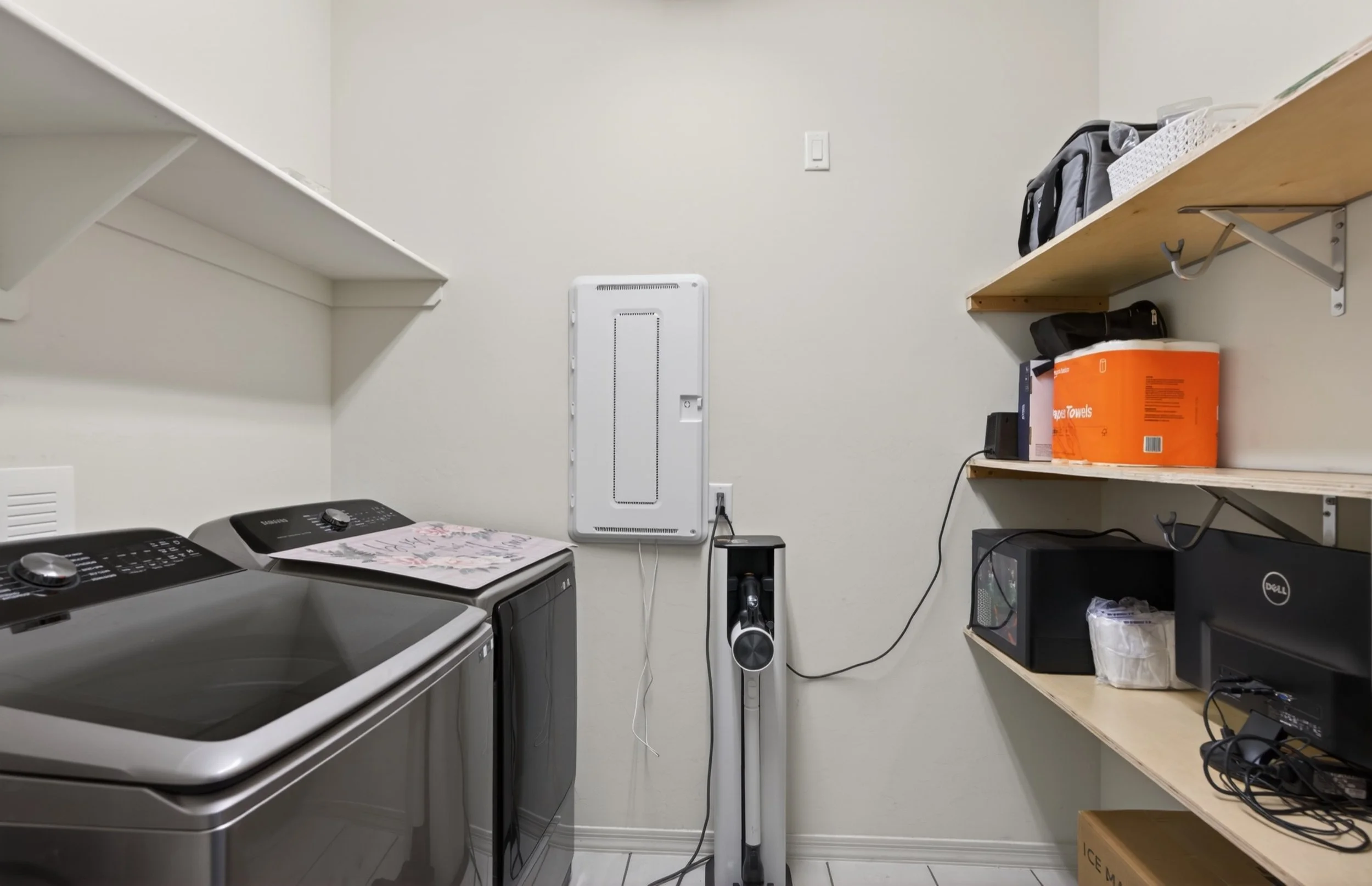 10 Laundry Room.jpg