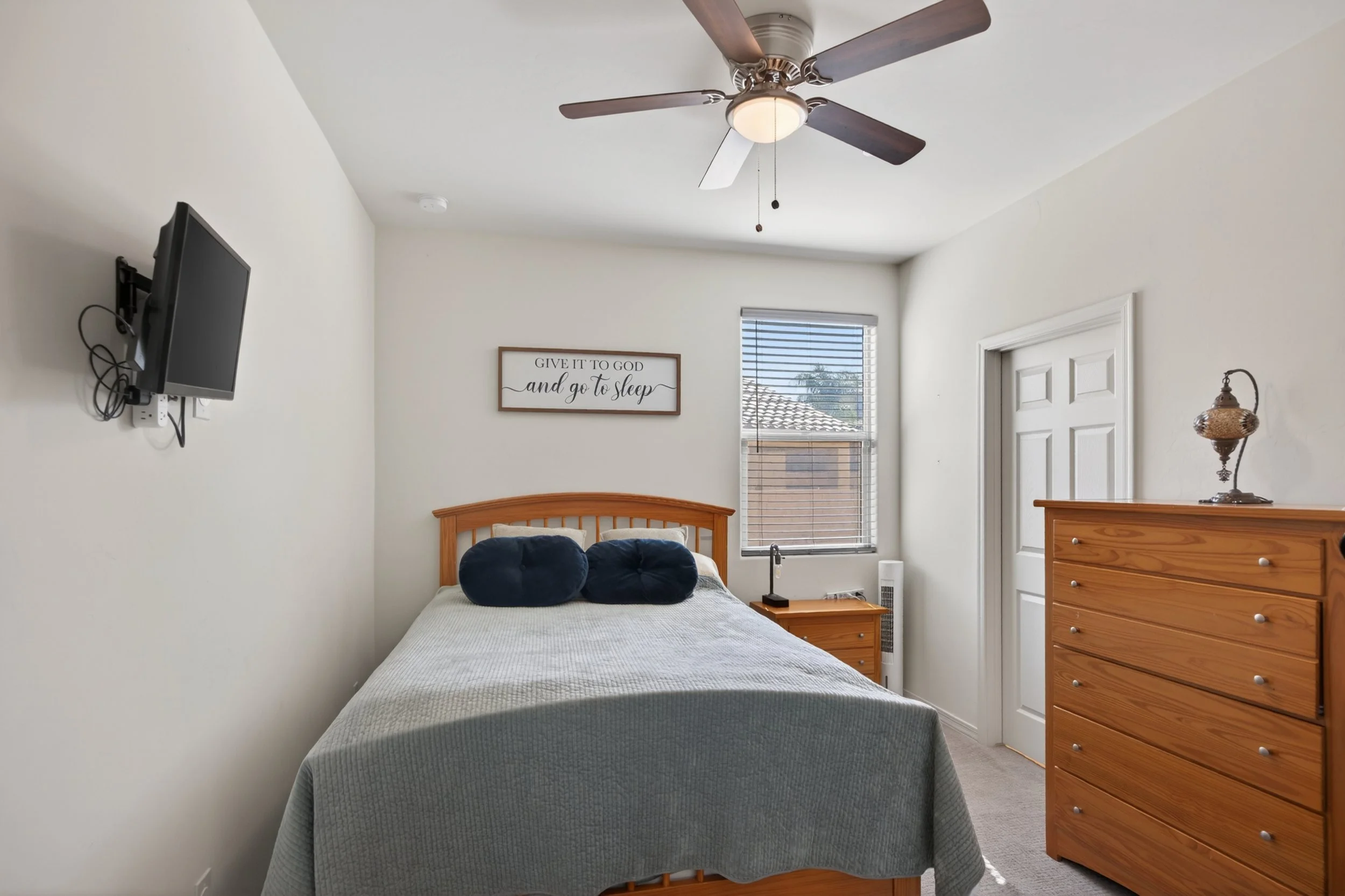 11 Bedroom 1.jpg