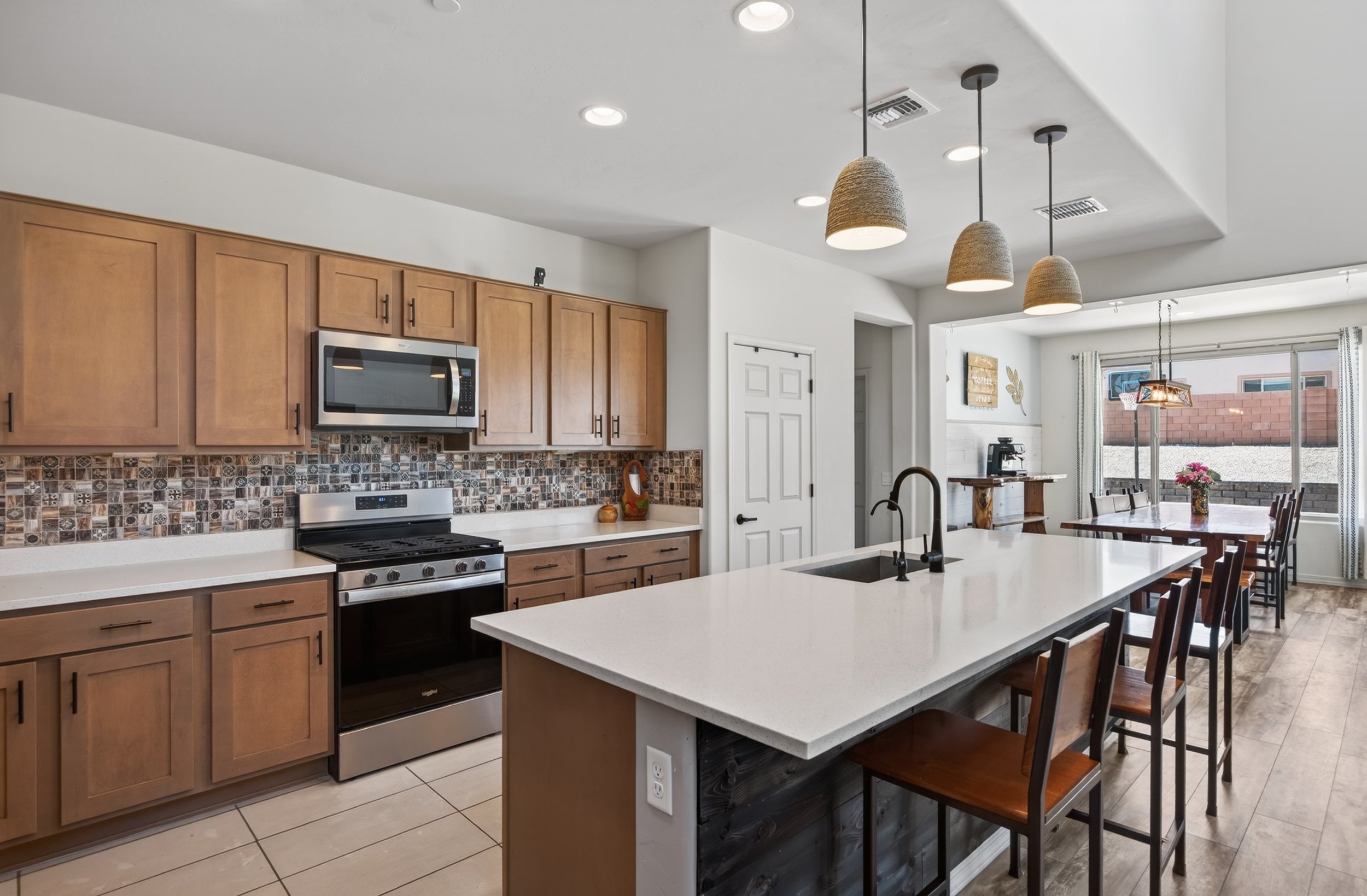 18 Kitchen photo a.jpg