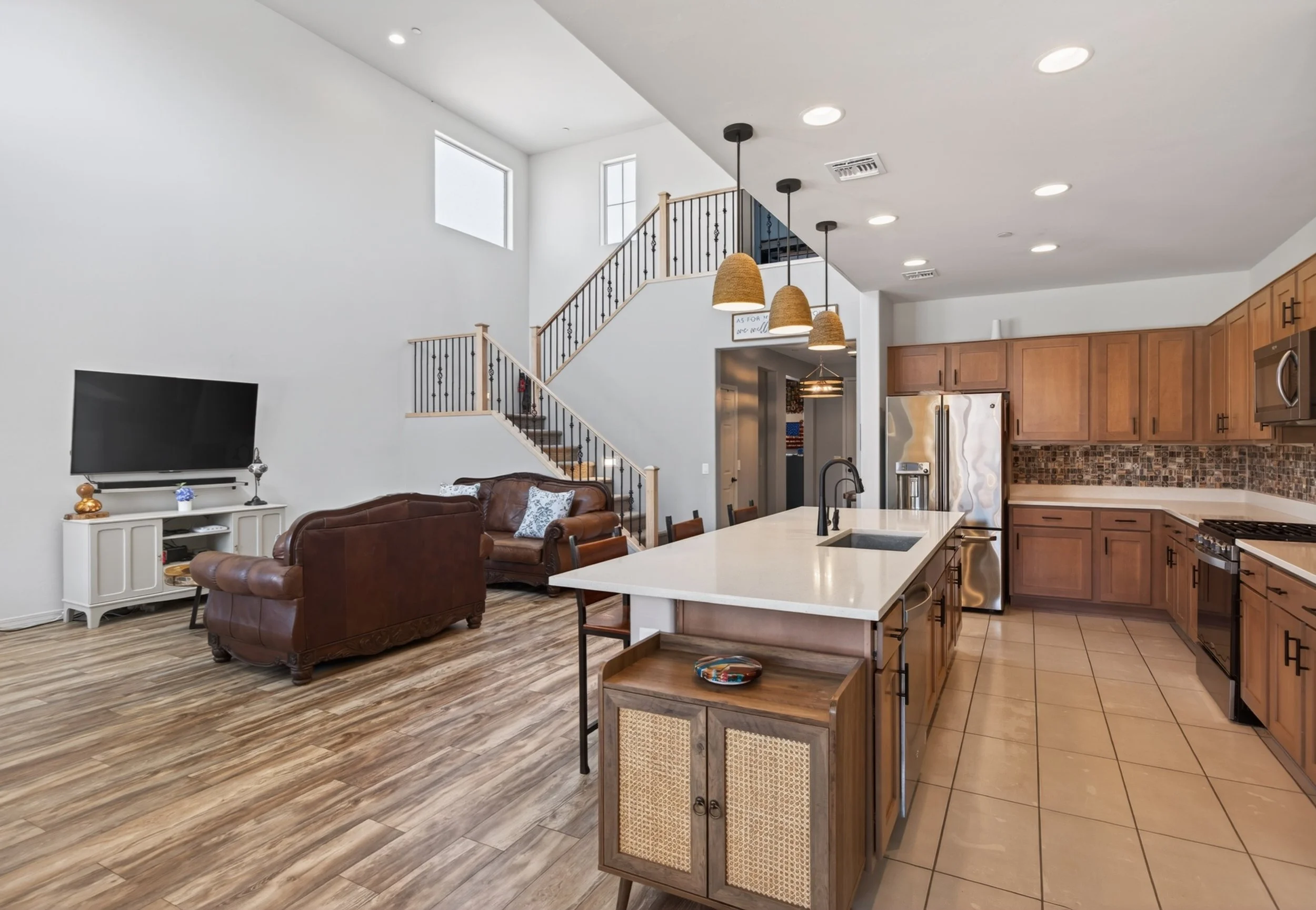 21 Kitchen photo d.jpg