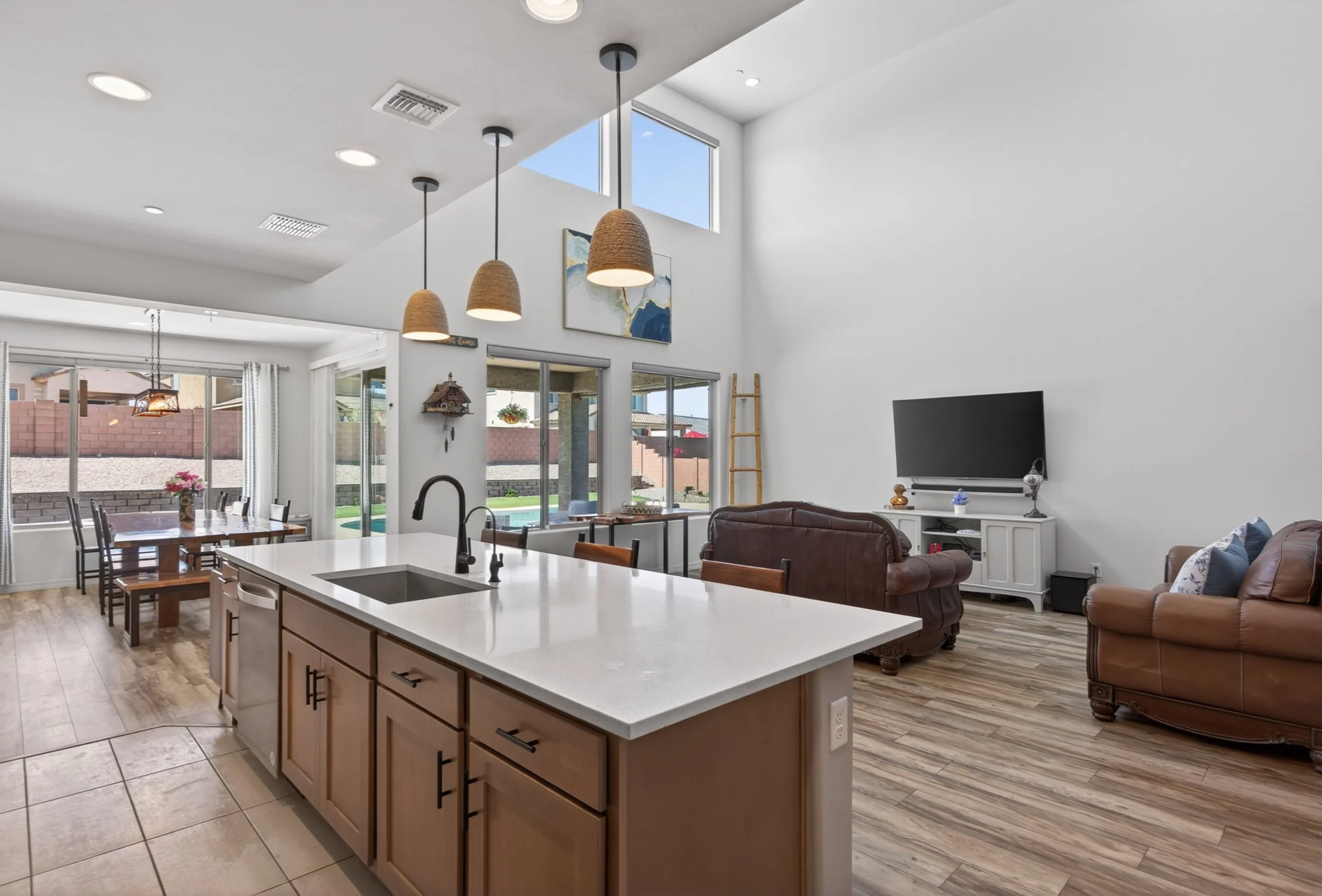 23 Kitchen photo f.jpg