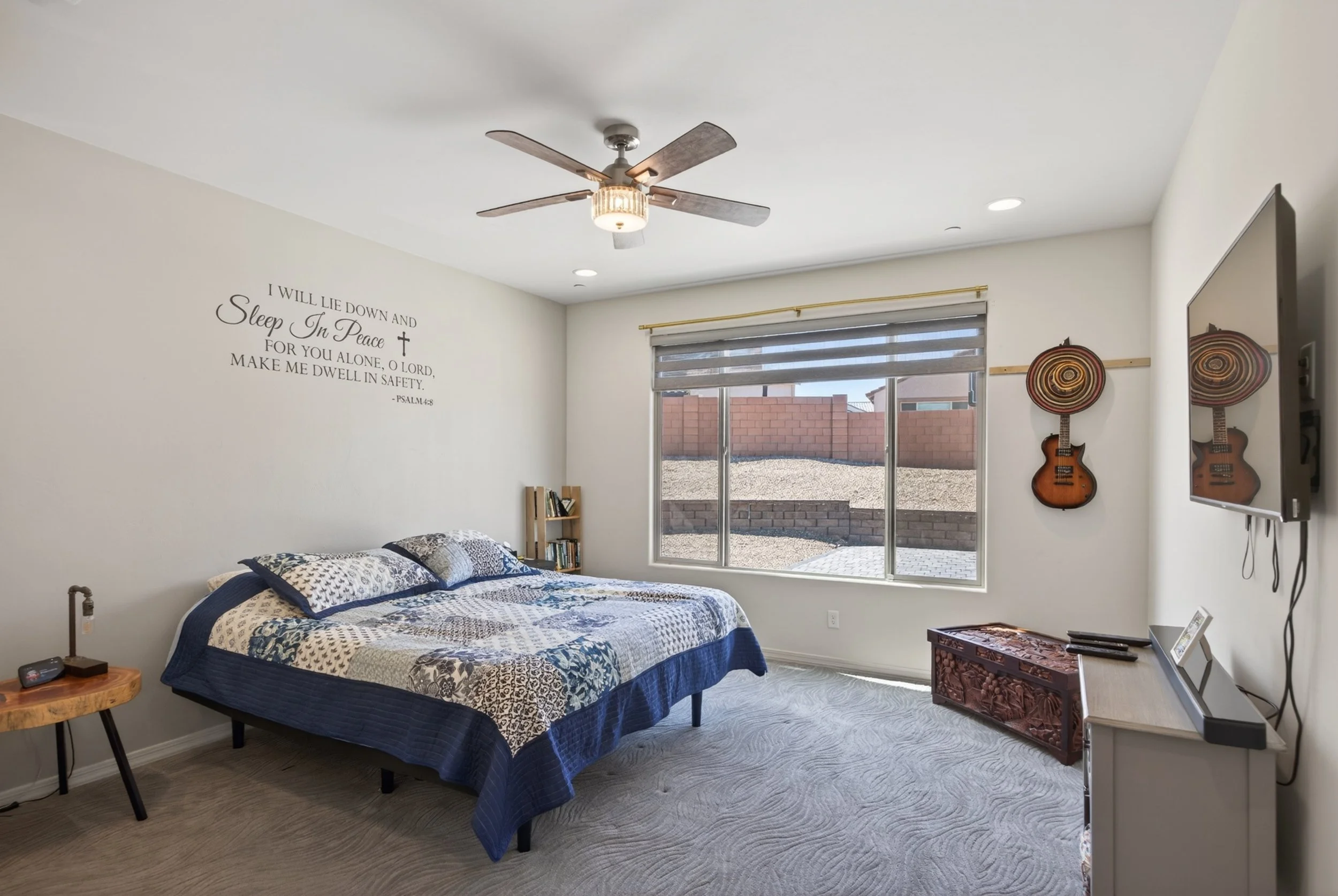 26 Main Bedroom photo a.jpg